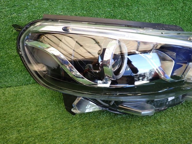 TOYOTA PROACE BI XENON 16- reflektor right light right