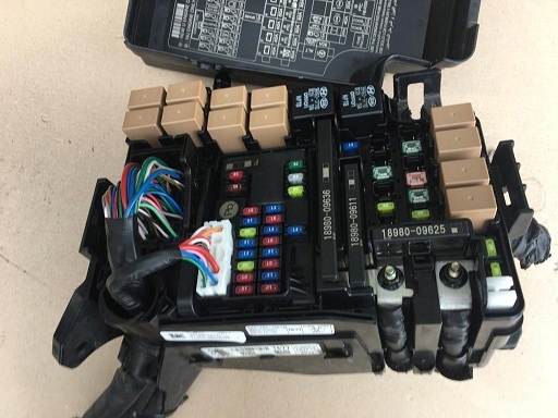 SKRZYNKA BSI BEZPIECZNIKÓW HYUNDAI KONA 1.6 CRDI Typ samochodu Samochody osobowe