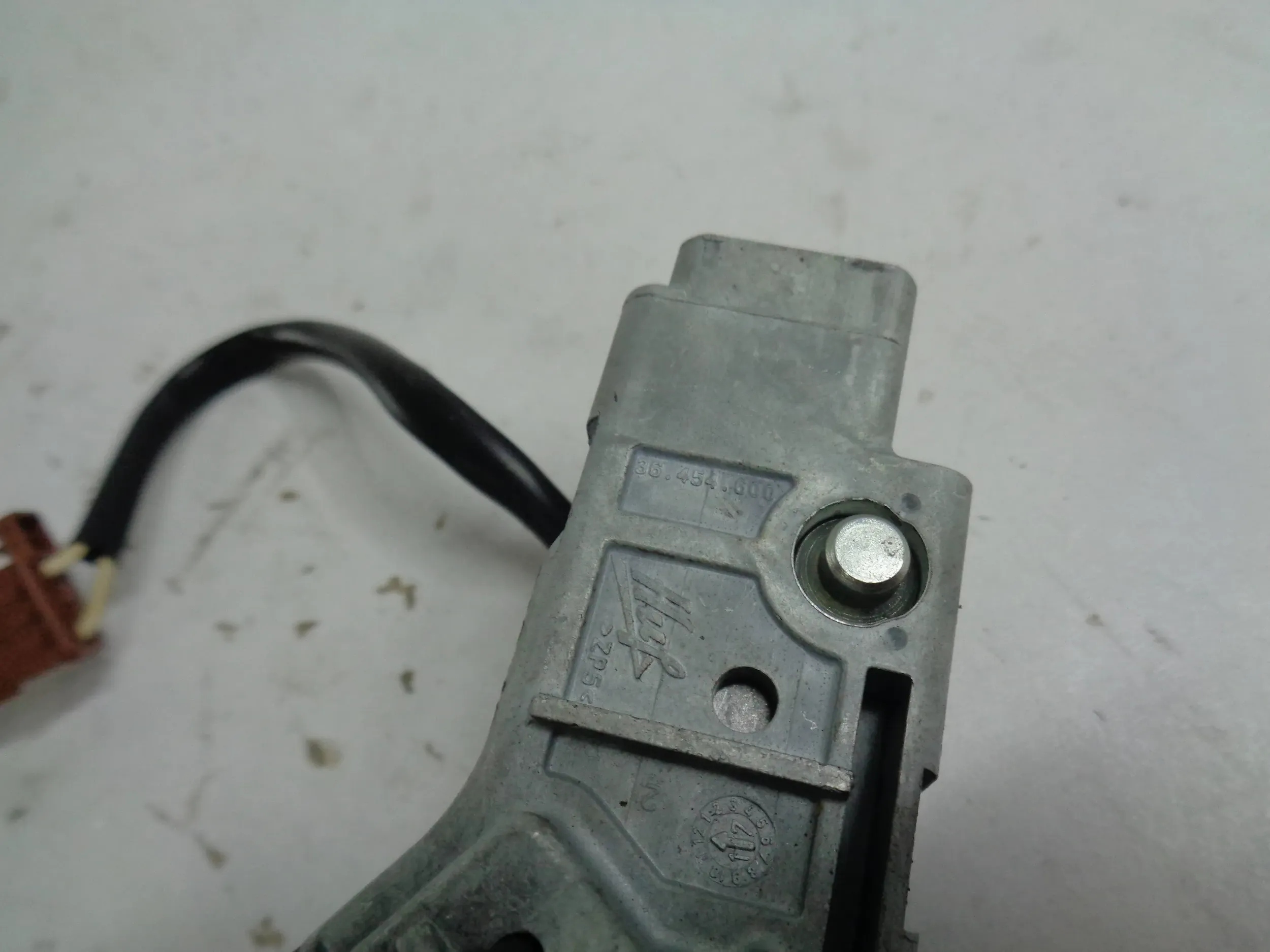PEUGEOT 308 T9 ignition key 36454600 ORGYGINAL