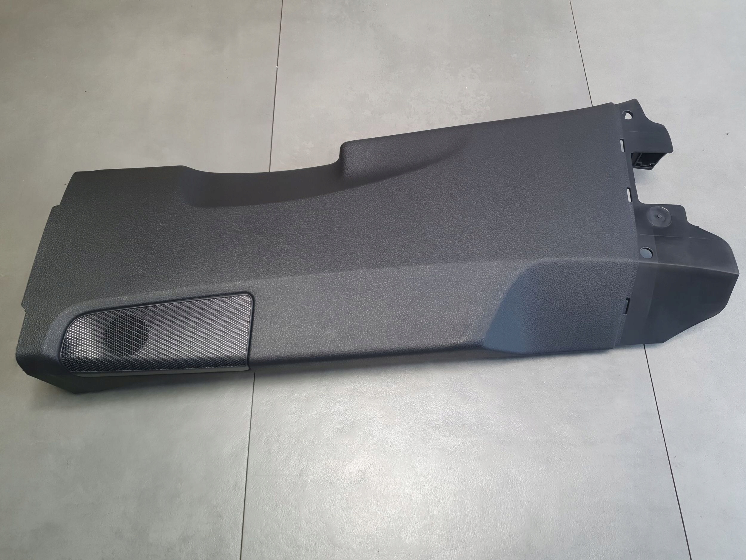 Audi Q8 cover slupka B lower left 4M8867239