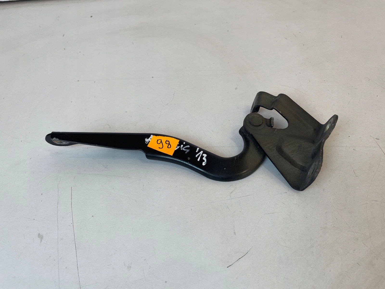 hinge bonnets front front left Toyota Avensis T27 lift