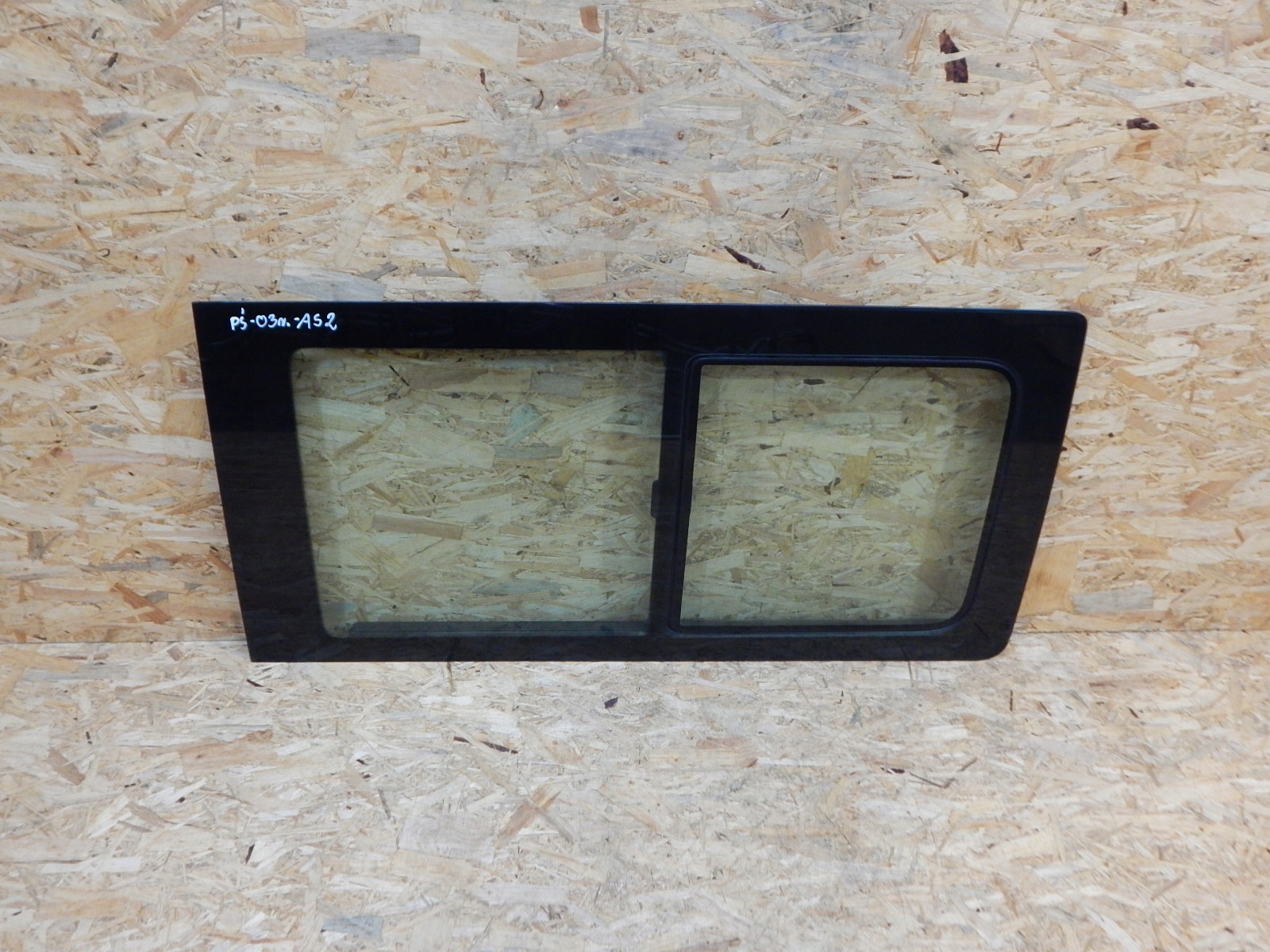 VW T5 CARAVELLE MULTIVAN стекло правой задней двери AS2