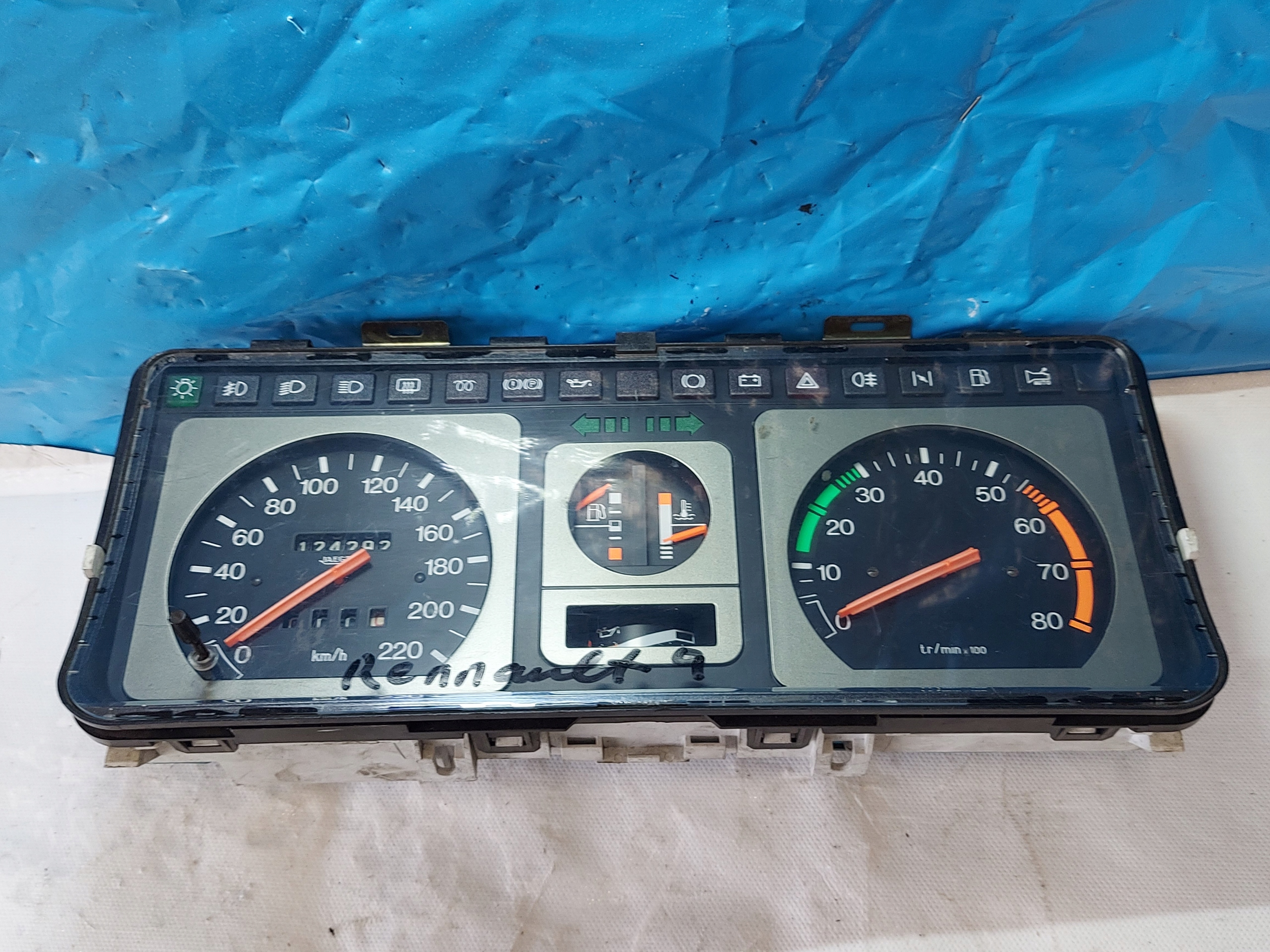dials clock RENAULT 9 1.6 D 7700690045