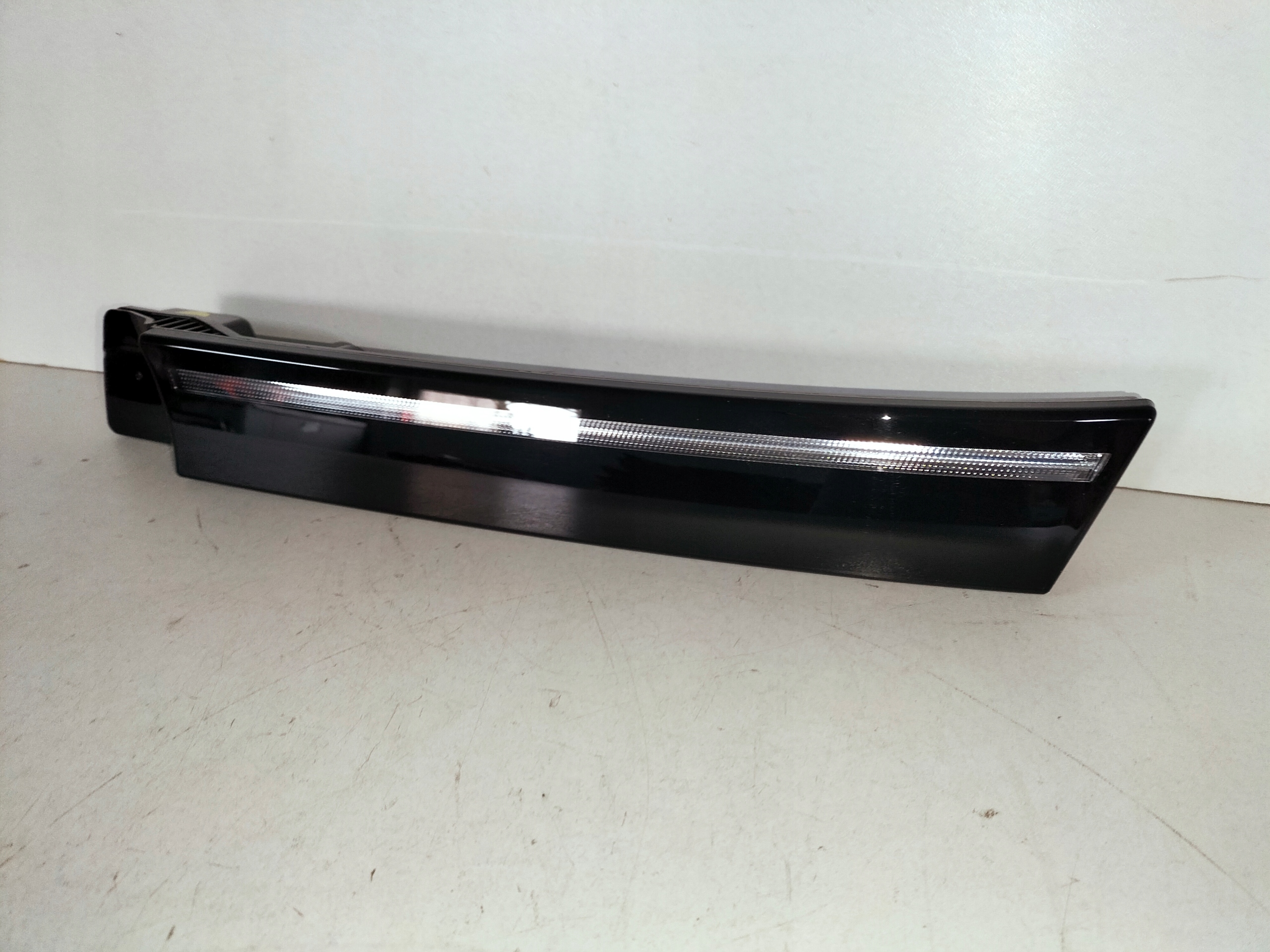 light grille front left LED DRL VW ID4 20