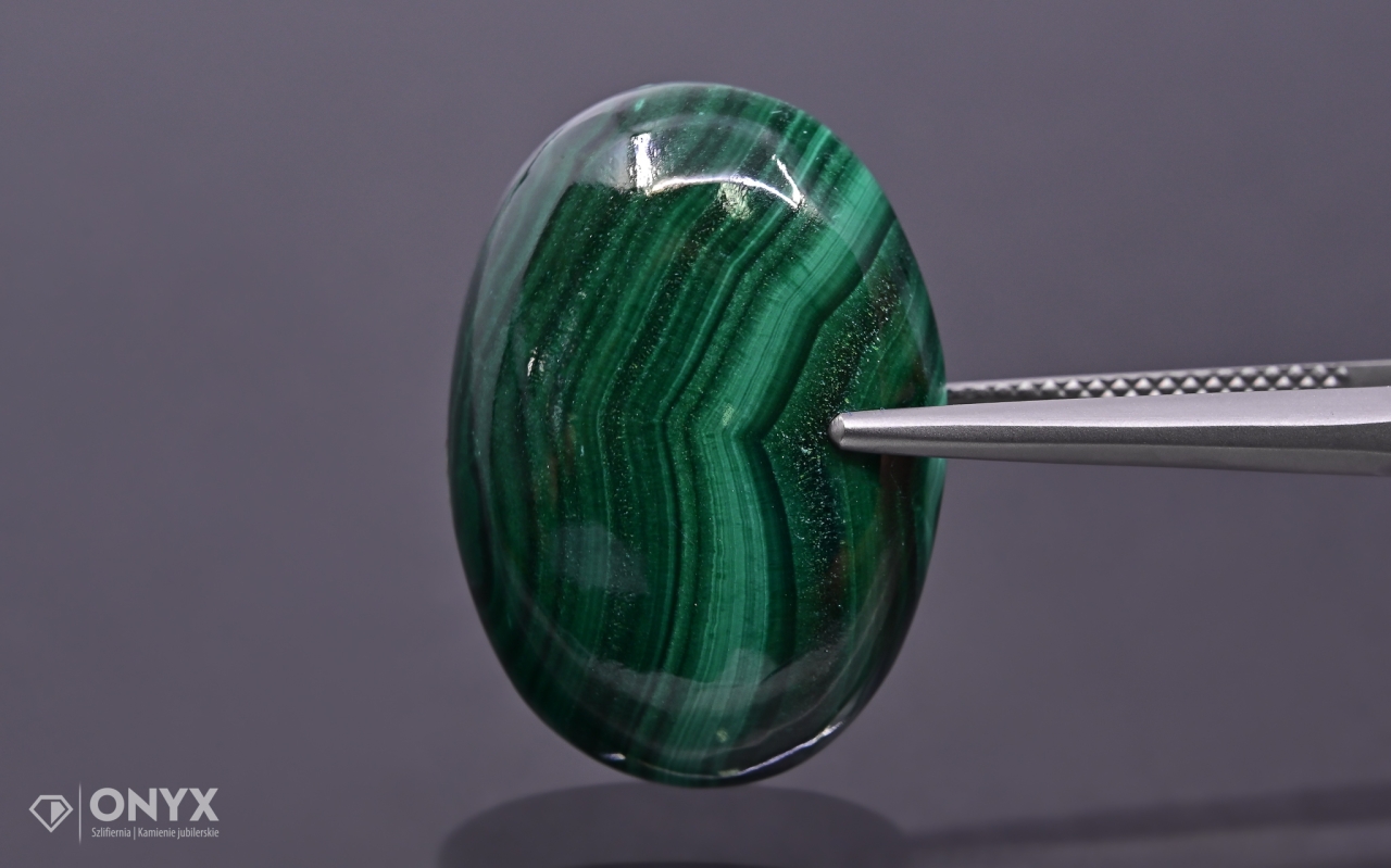 Malachit kabošon ovál 25,5x18 mm