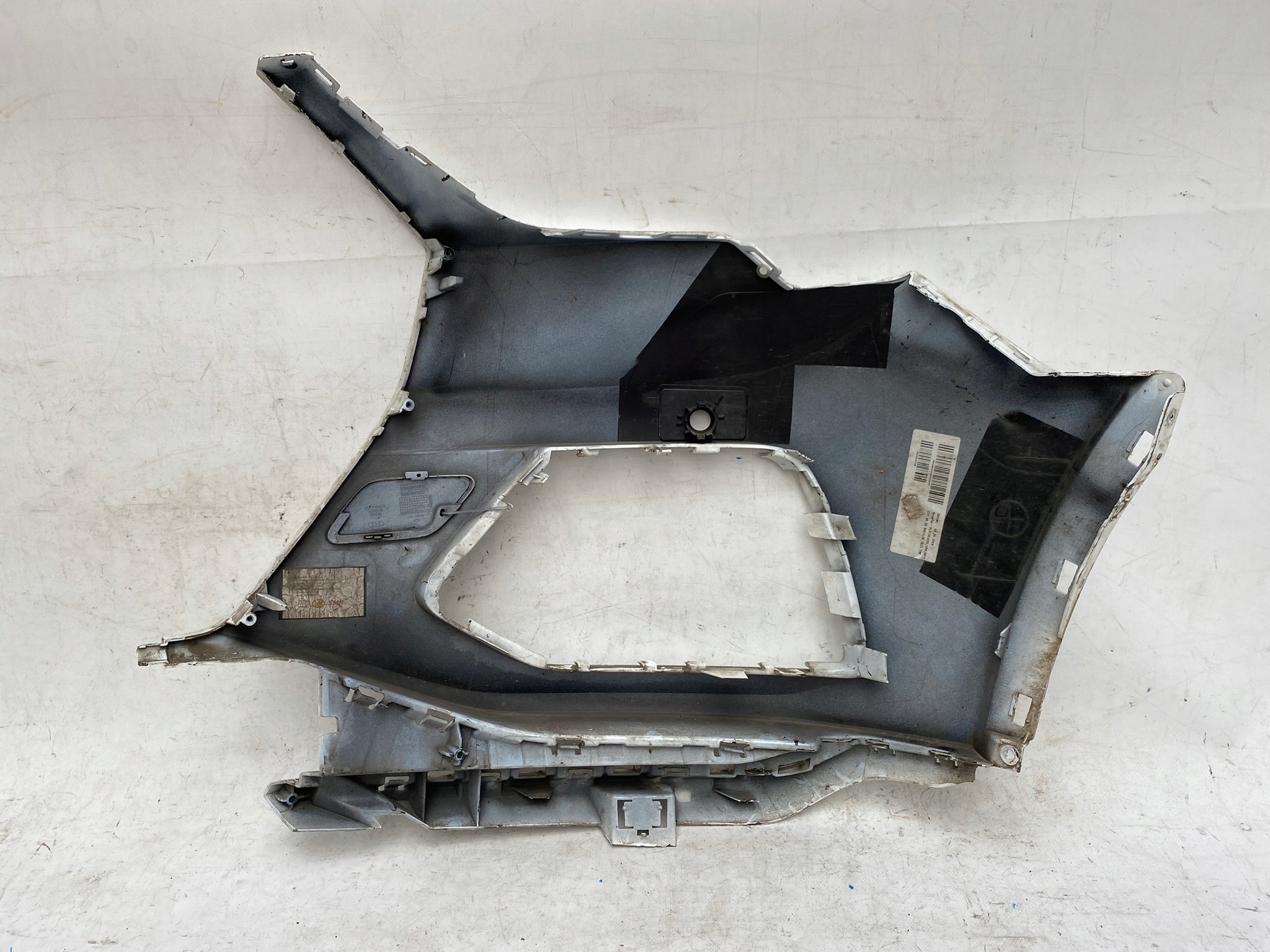 AUDI Q3 II 18- corner of a bumper right front PDC 83A807438