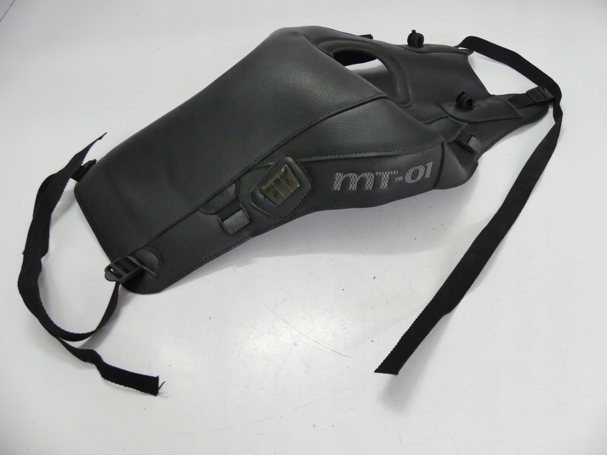 BAGSTER БАК НАКЛАДКА ДЛЯ YAMAHA MT01 MT 01 05-11