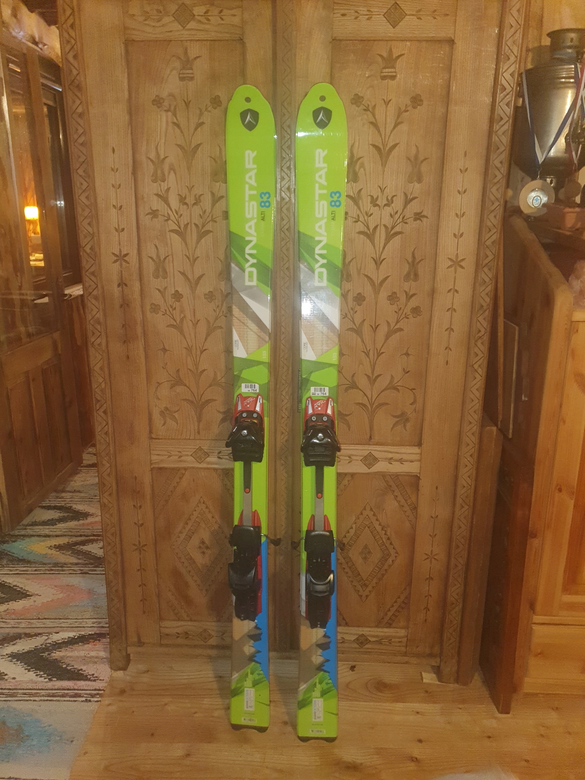 DYNASTAR CHAM ALTI 83 Z WIĄZANIAMI DIAMIR FREERIDE 12 rozmiar S Twardość (flex) średnie