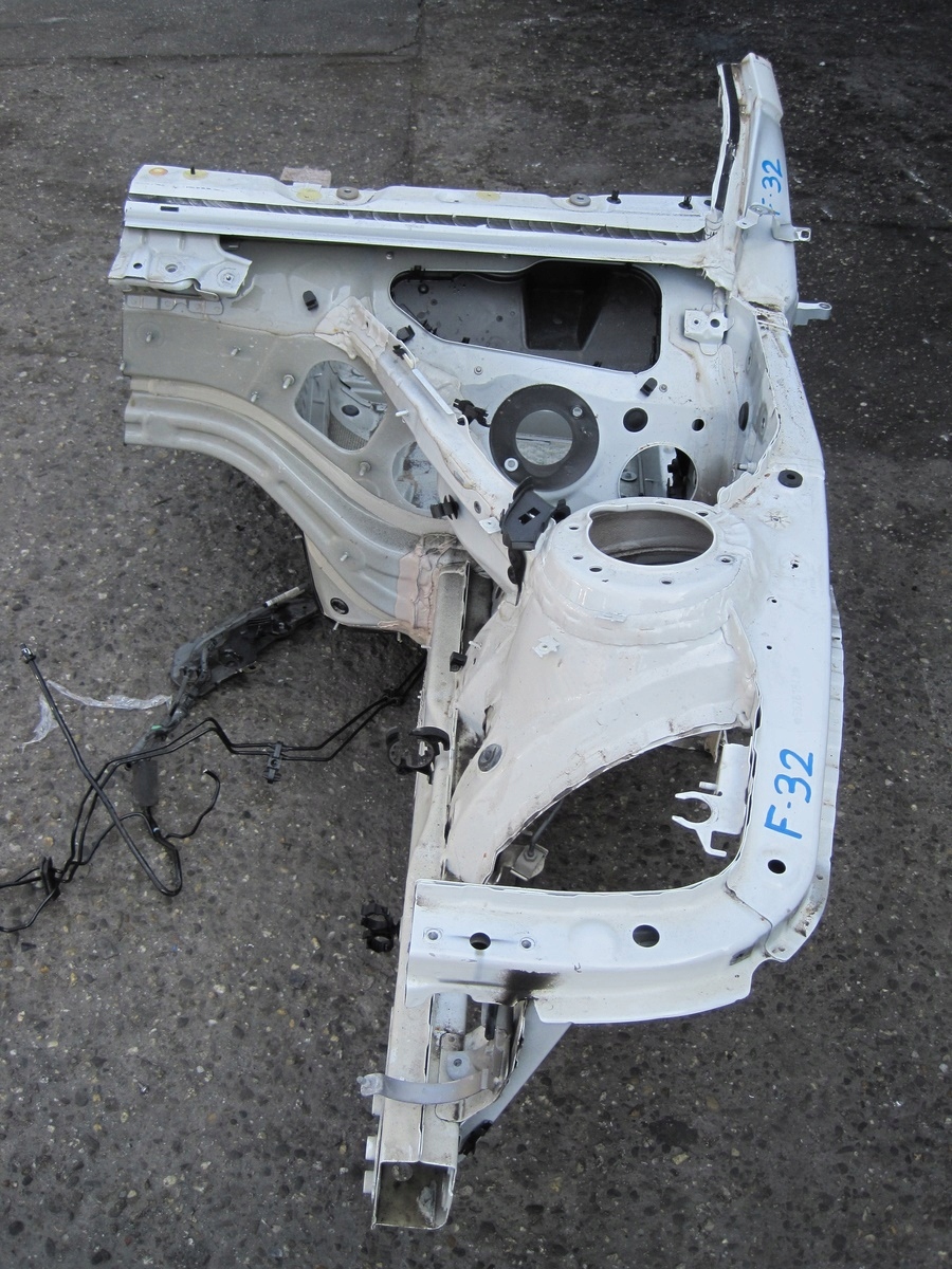 quarter BMW 4 F32 left front