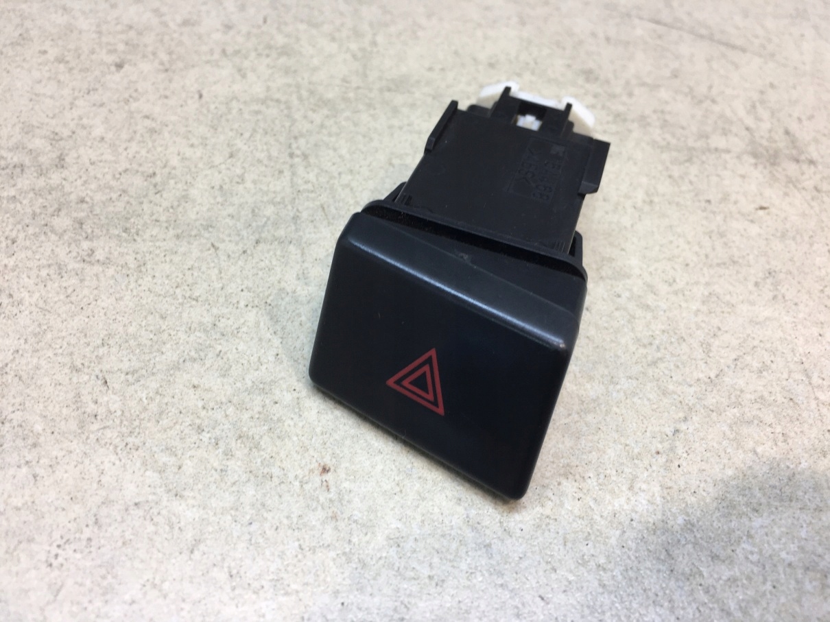 interruttore luci Luci di emergenza MAZDA 5 e 15A468