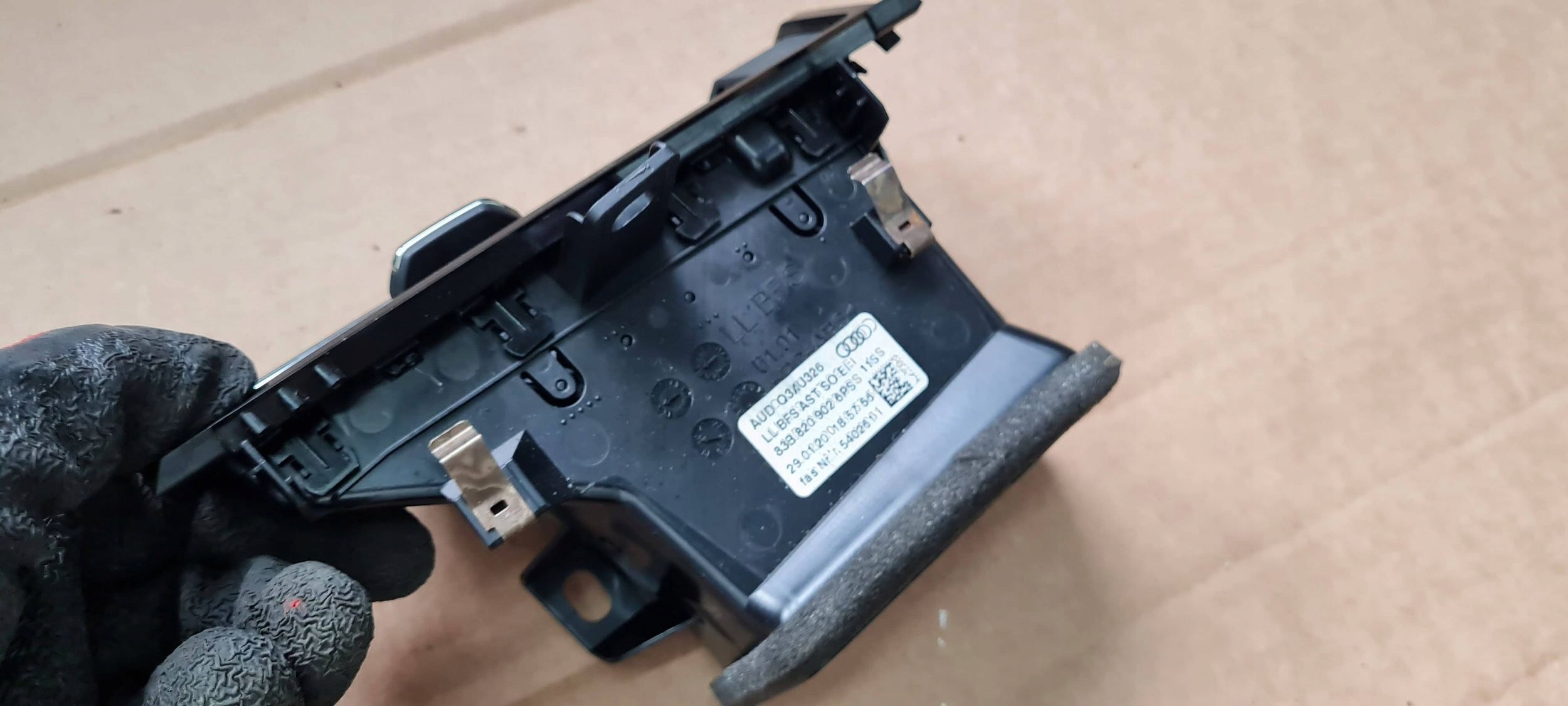 Q3 83A grid air conditioning devices air hose consoles right 83B820902