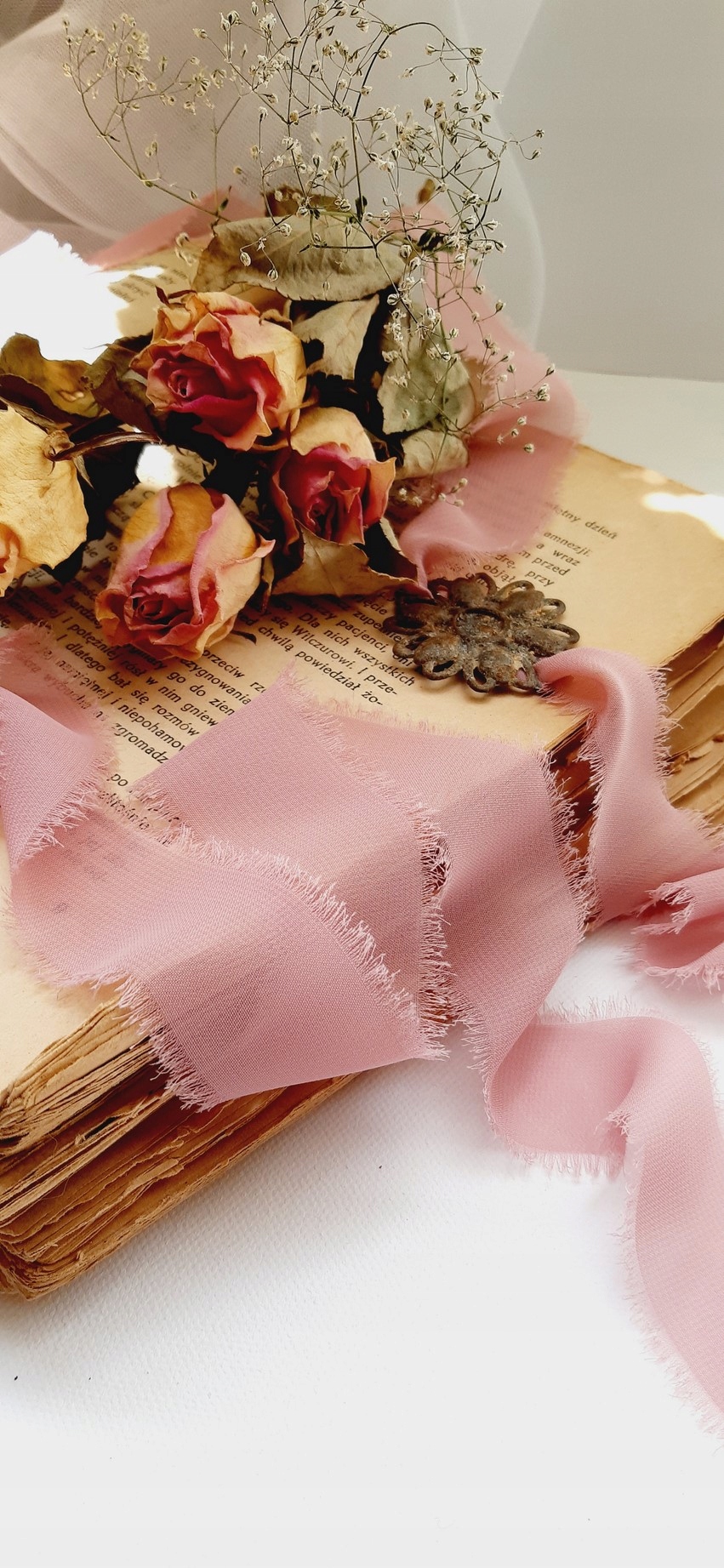 Brudny róż Wstążka Rwana ślub 2/148 SZYFON Kolor dominujący różowy