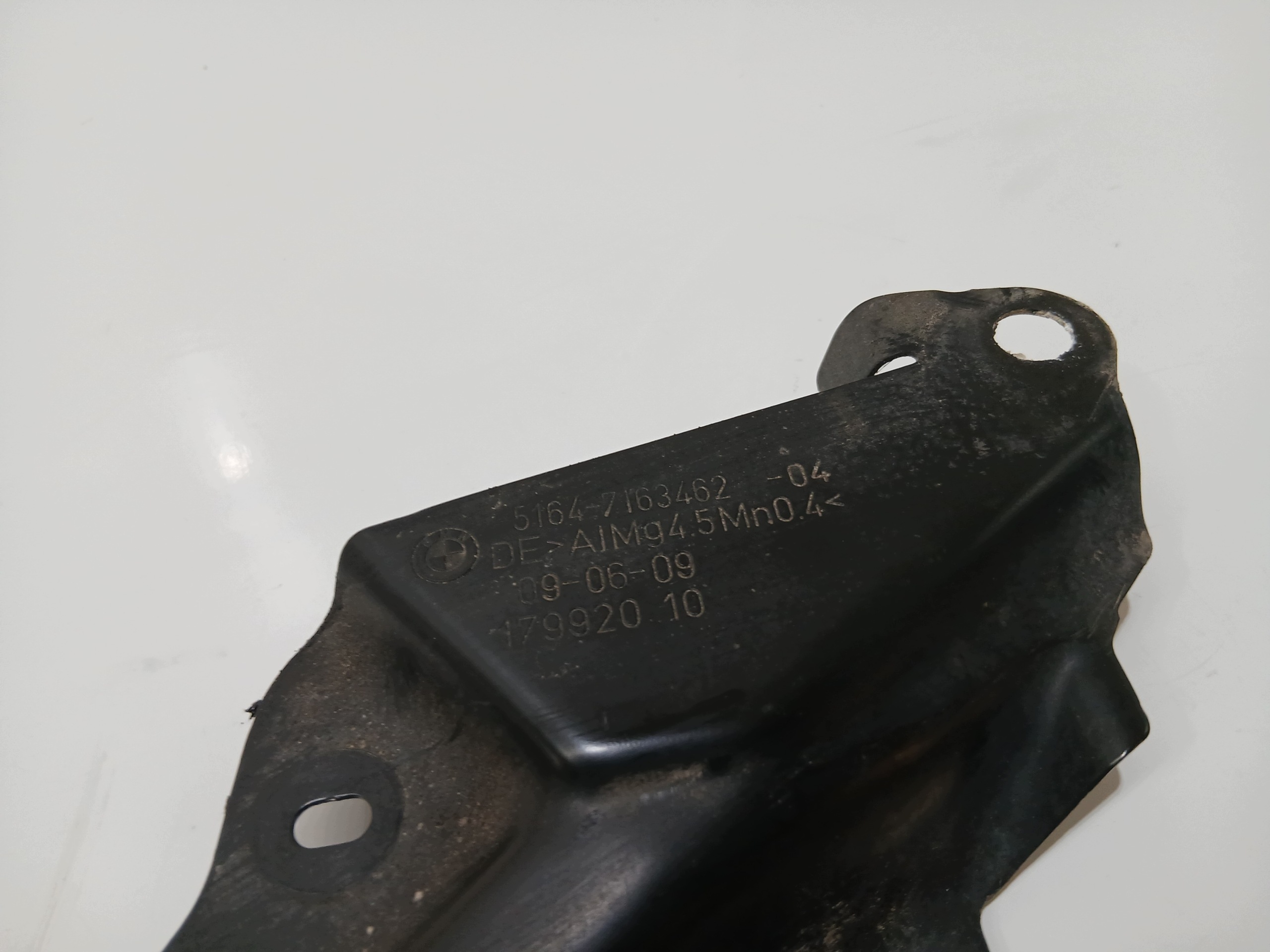 staffa paraurti centrale BMW E61 LIFT 7163462