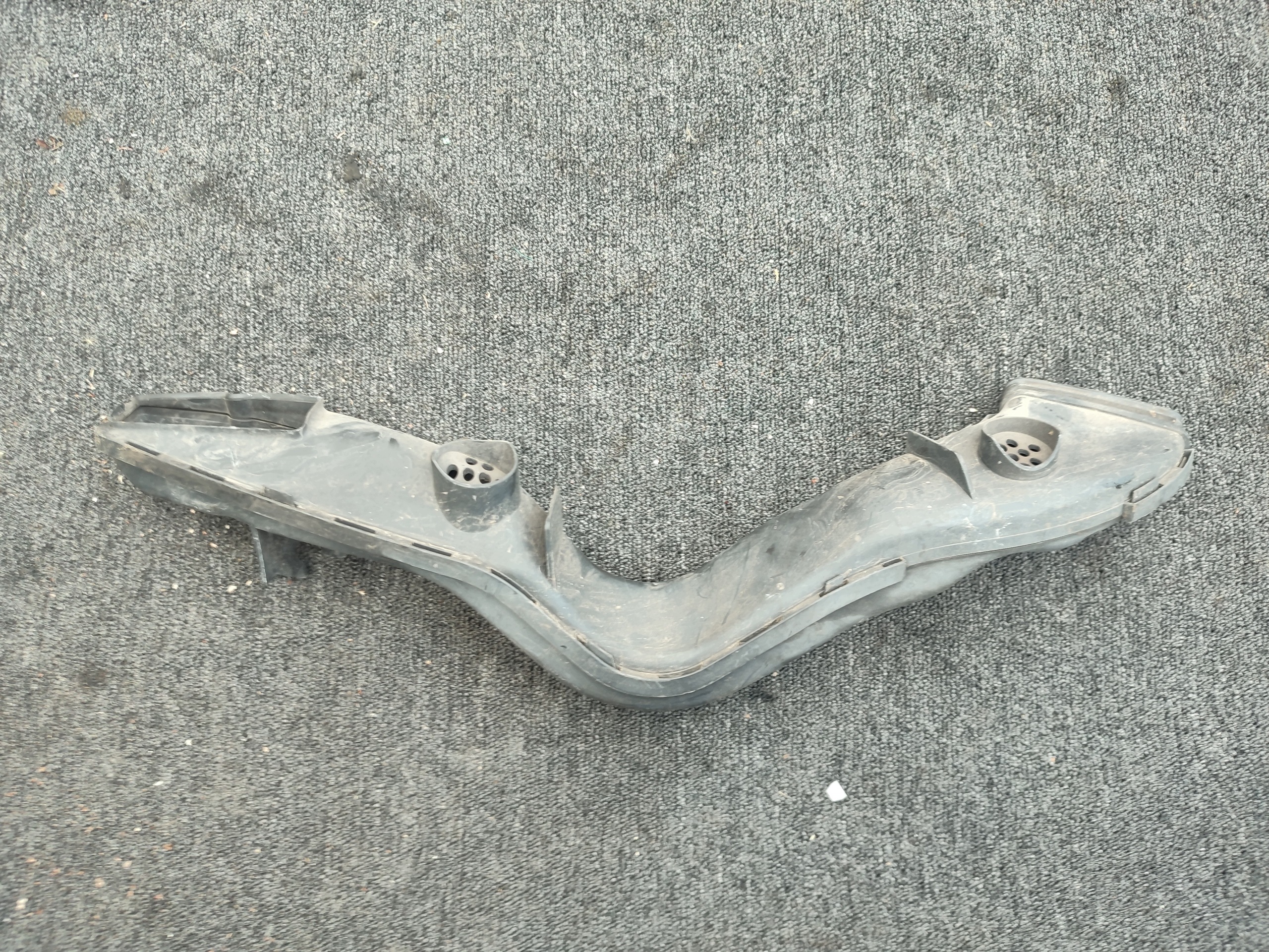 tube air duct FORD C6W4A