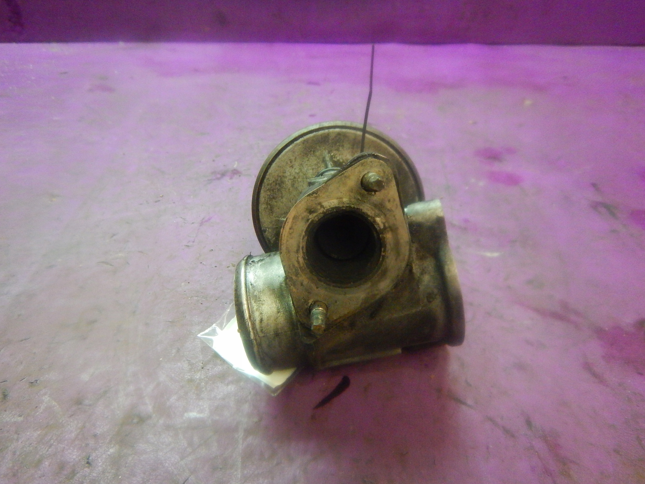 MONDEO MK3 2,0TDCI ZAWÓR PODCIŚNIENIA EGR 087B02P Producent części Ford OE