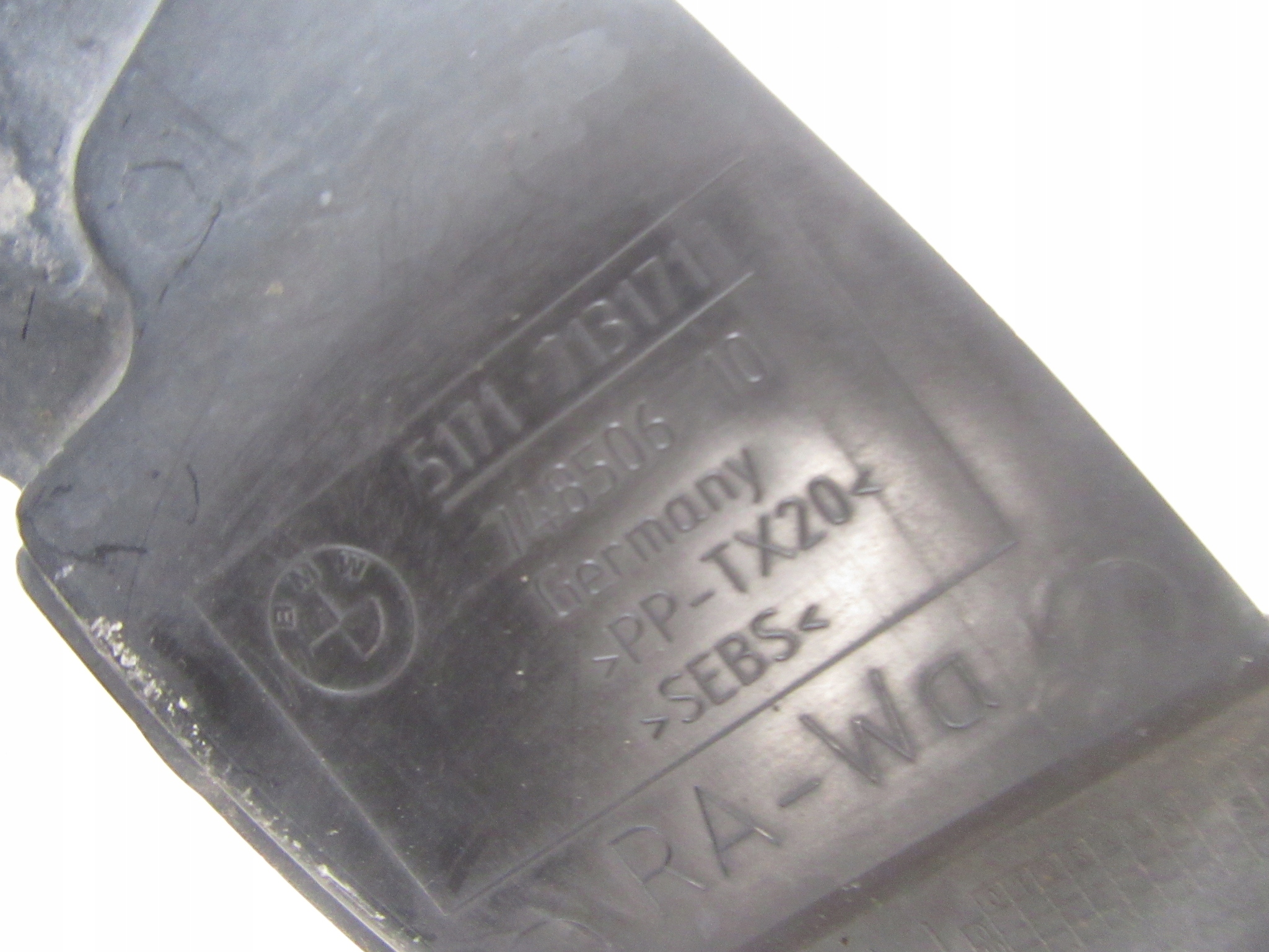 fedél a motrot bal eleje BMW e81 e82 e84 e87 e88 e90 e91 e92 e93 DIESEL