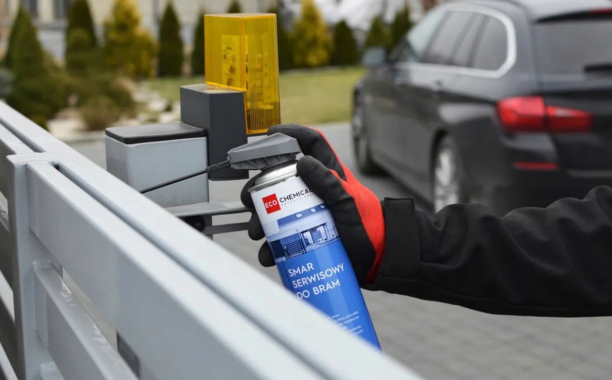 SMAR W SPRAYU DO BRAM GARAŻOWYCH PRZESUWNYCH 500ml LIN ŁAŃCUCHÓW Rodzaj smar teflonowy