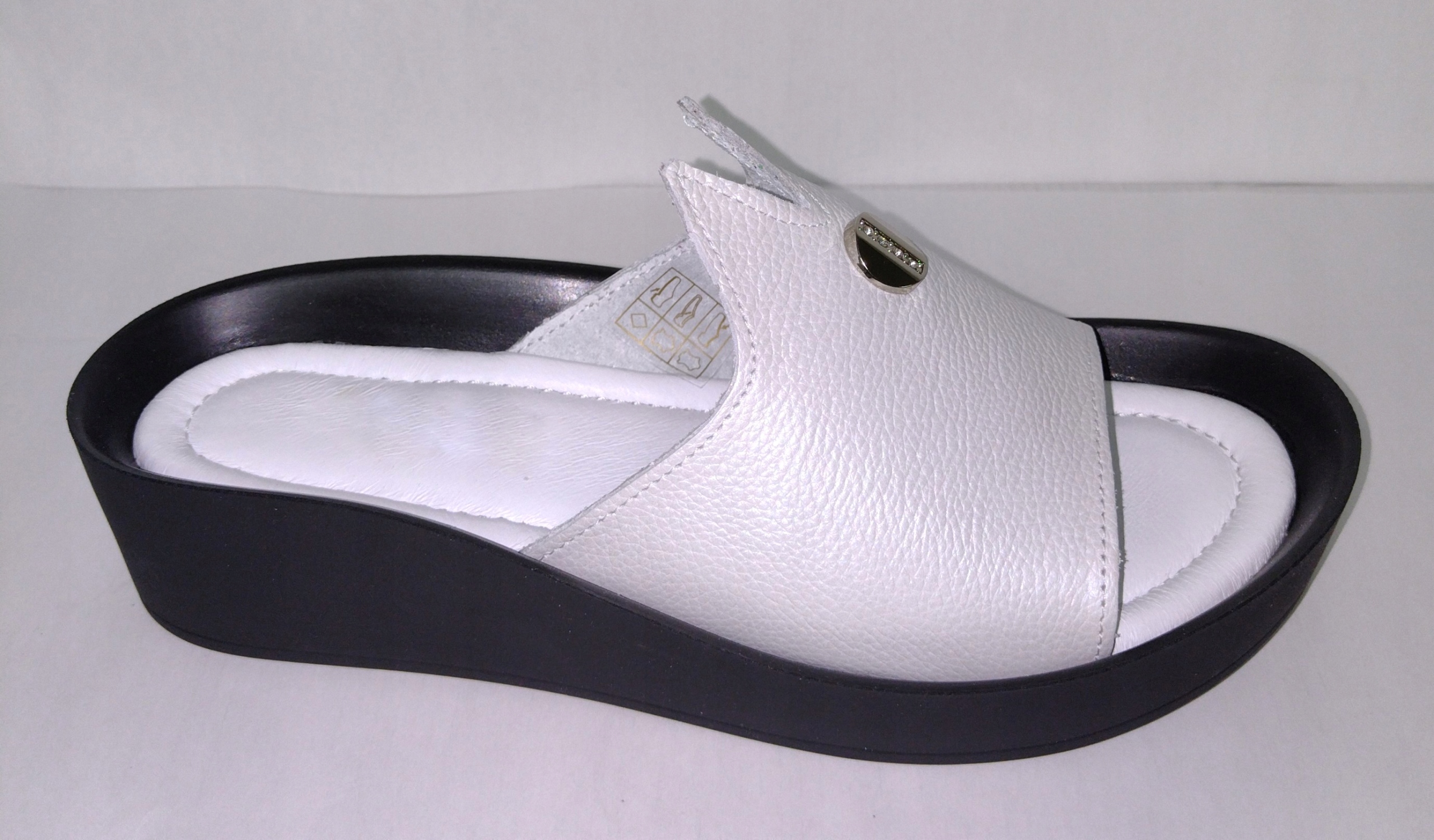 UNI-94 STYLOWE WYGODNE LEKKIE KLAPKI SKÓRA NAT 41 Marka inna