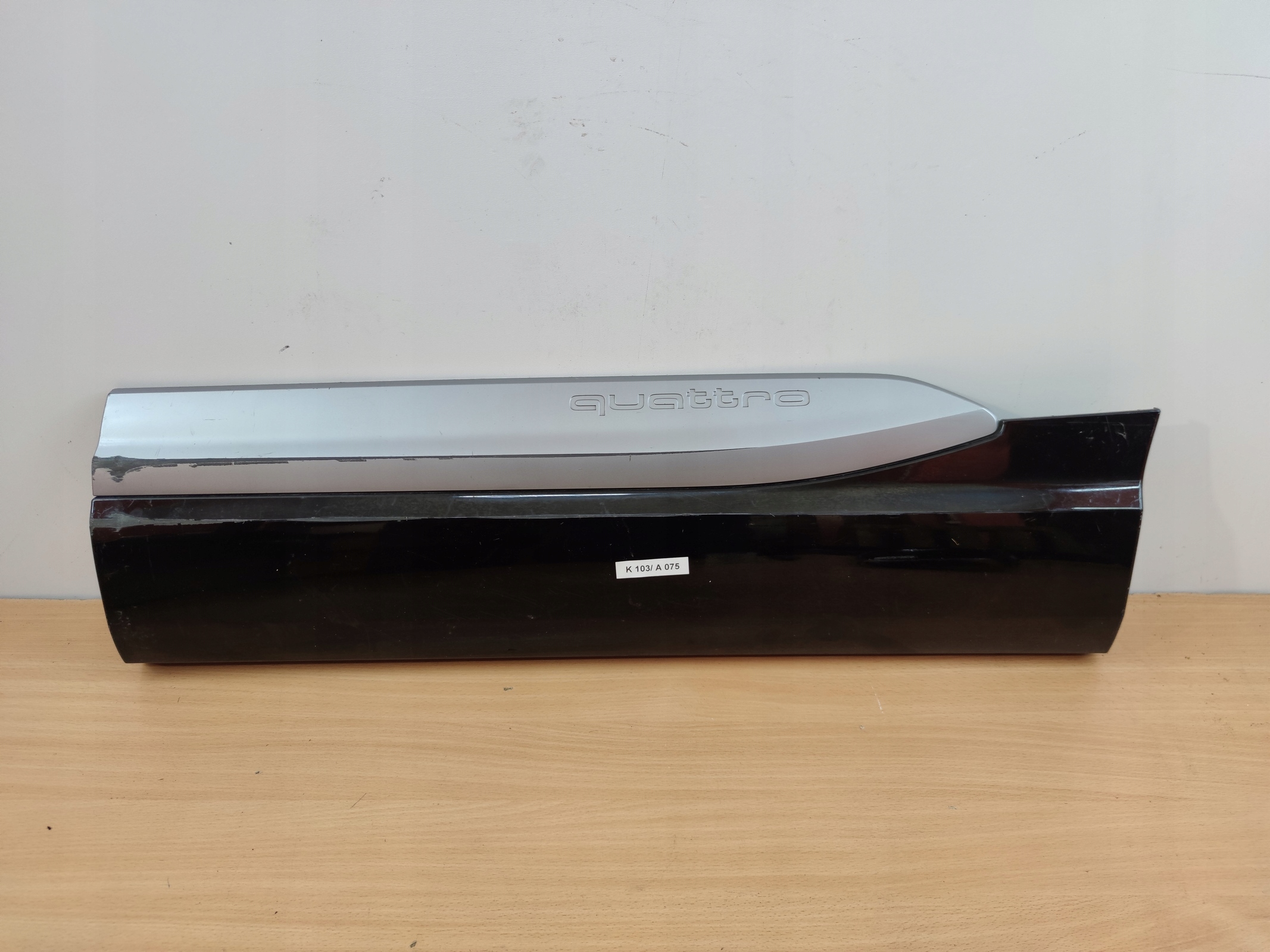 AUDI Q7 4M left moulding door rear part rear cap