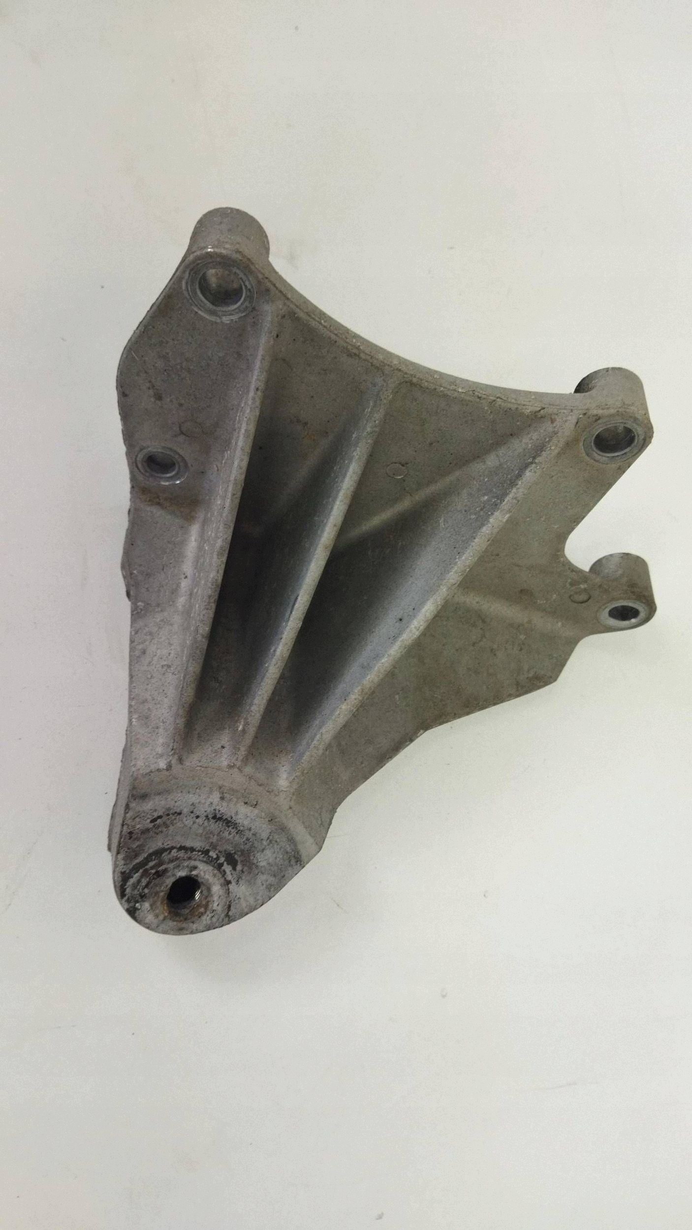 MUSTANG V 4.6 V8 10-14 engine mount 7R33-6037-BA