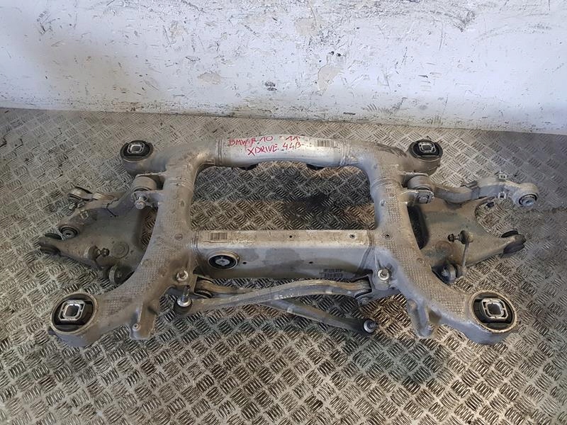 WÓZEK SANKI TYŁ BMW F10 4.4 V8 XDRIVE