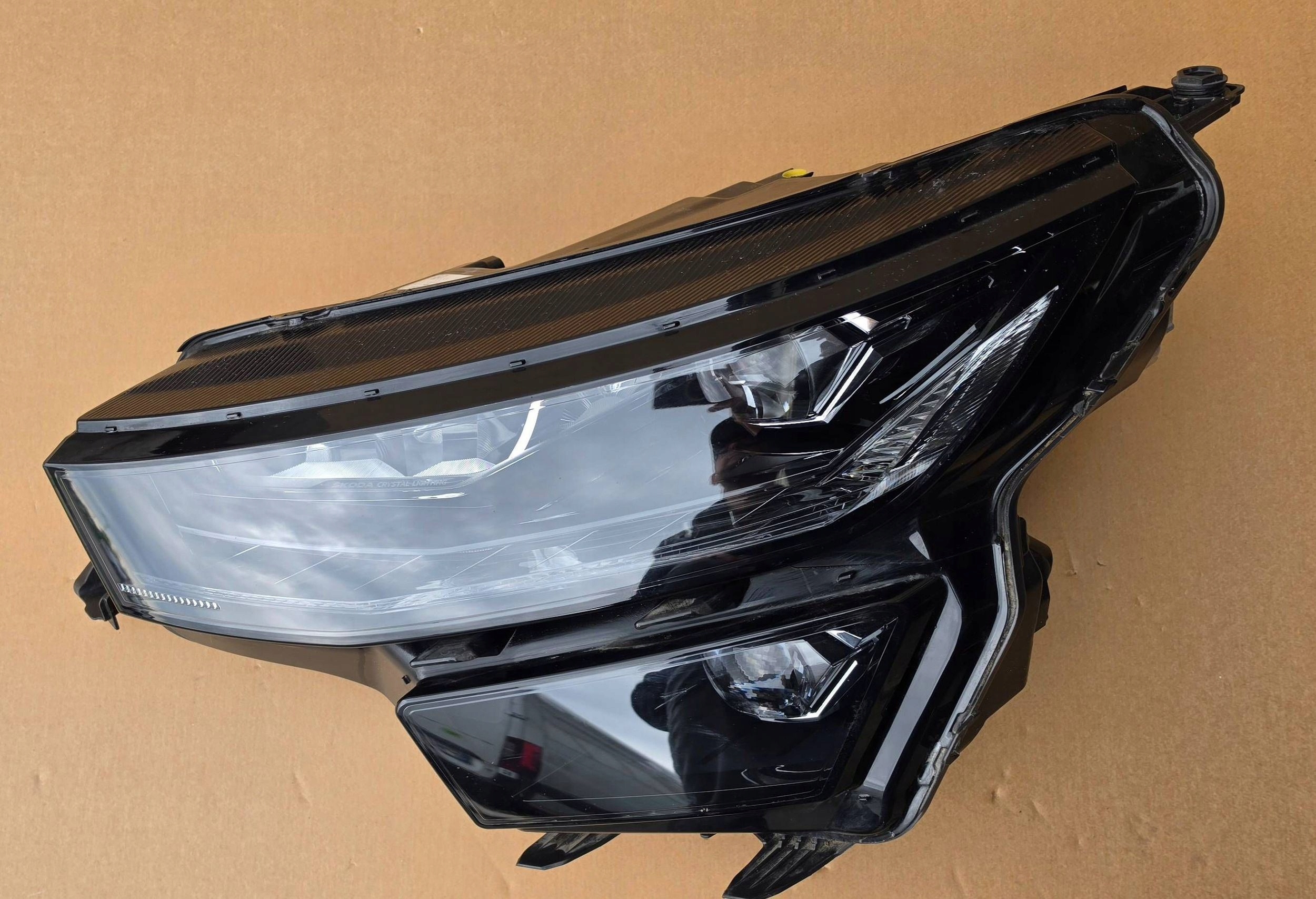 Skoda Kodiaq and light front left po liftingu 2021-2024 facelift