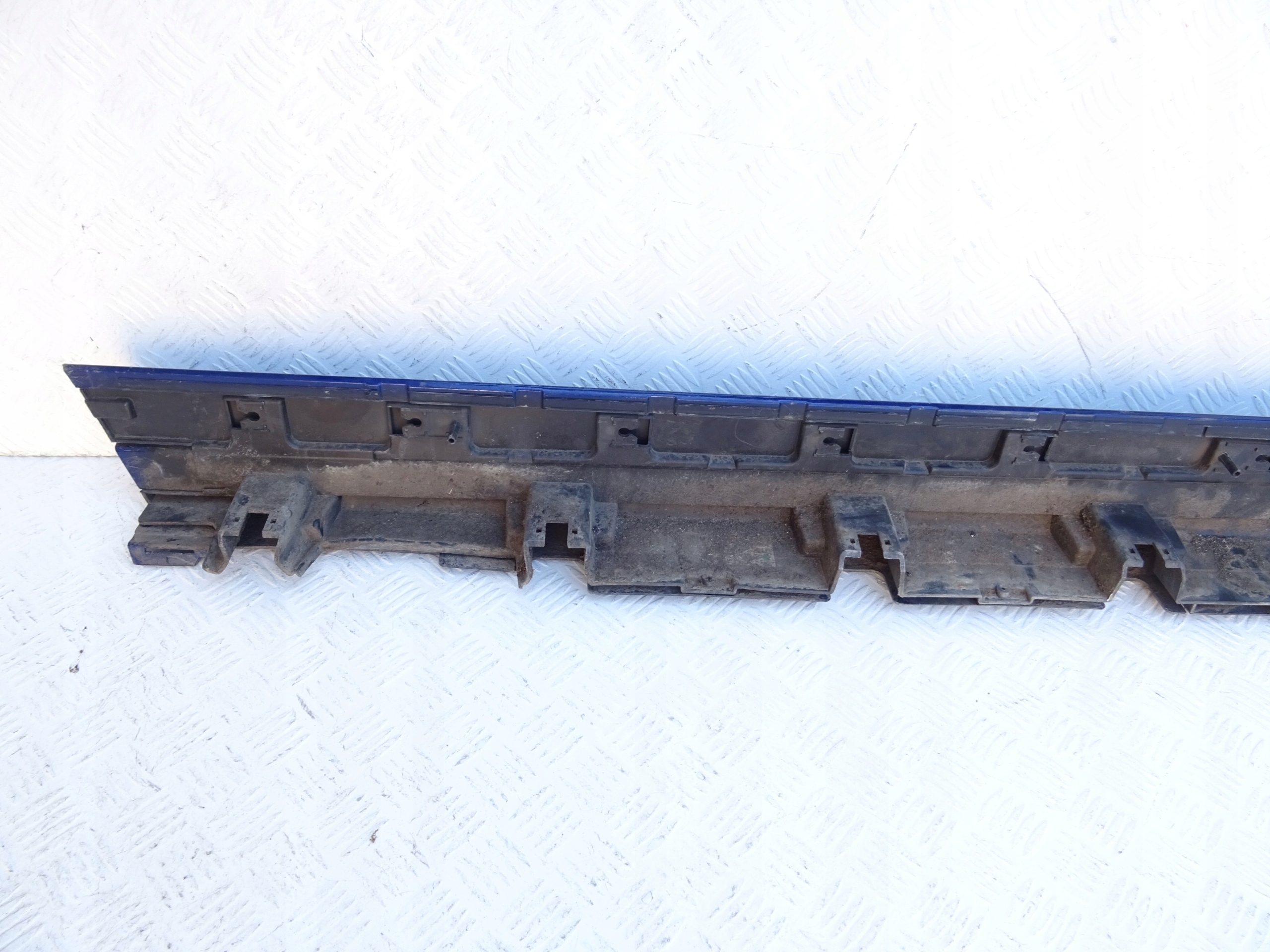 Ford Kuga MK2 Titanium ST moulding threshold right