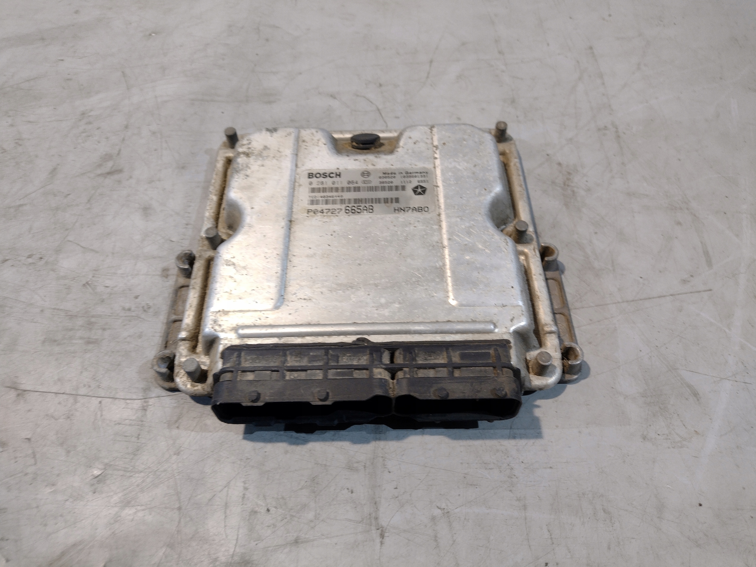 control unit of the engine Chrysler Voyager IV 4 P04727665AB