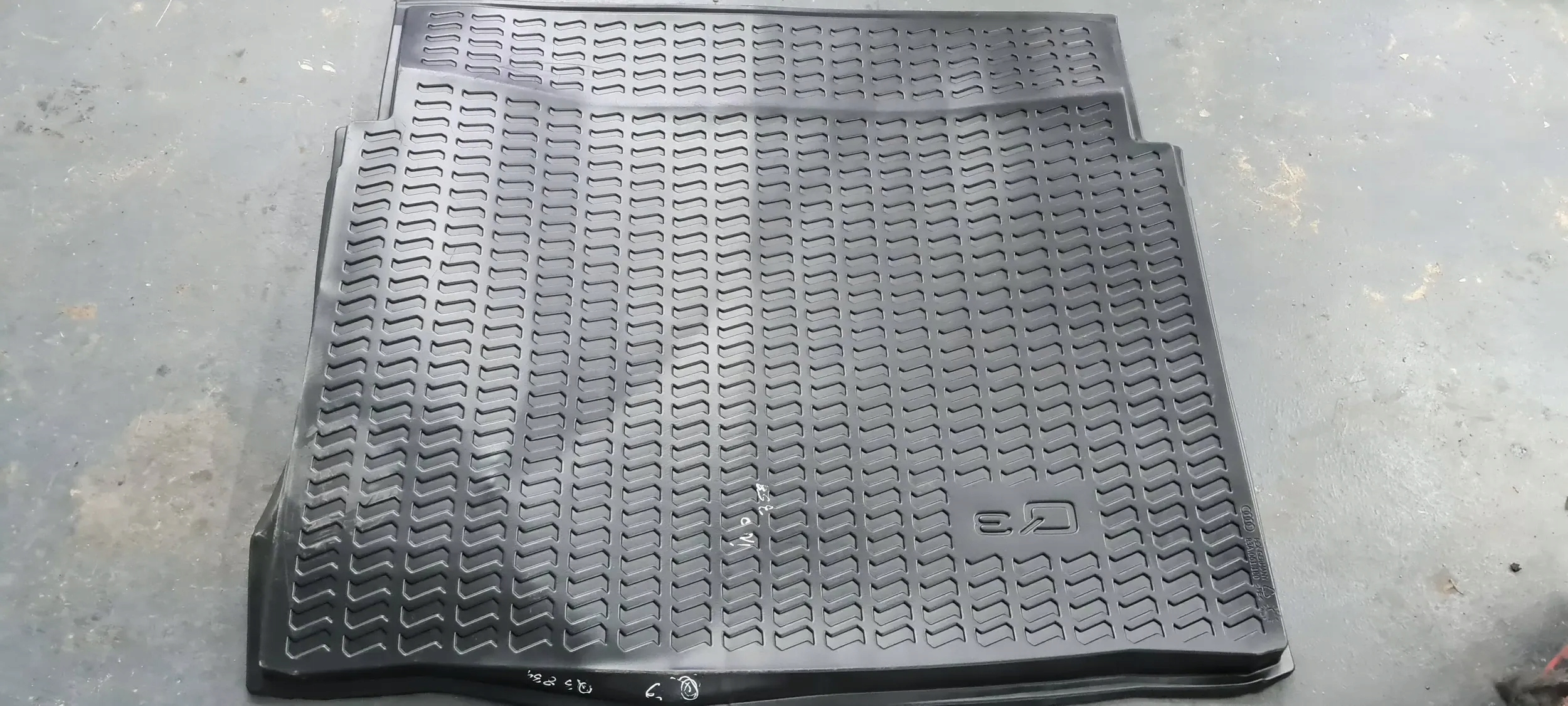 Q3 83A boot mat rubber rear part mats 83A061180