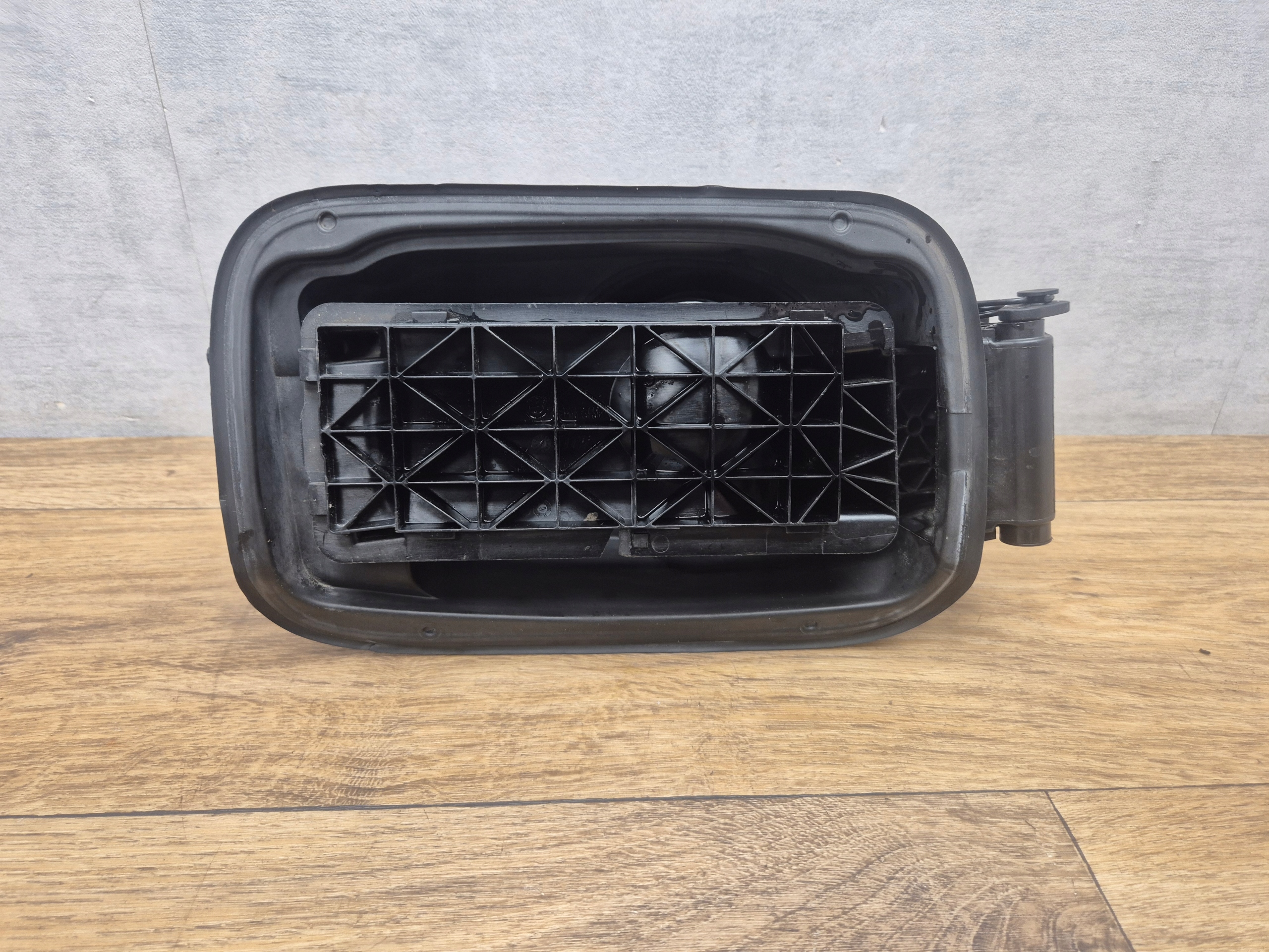 BMW 5 F10 KLAPKA Tankklappe Gestänge Blende Abdeckung Abdeckung 7204365