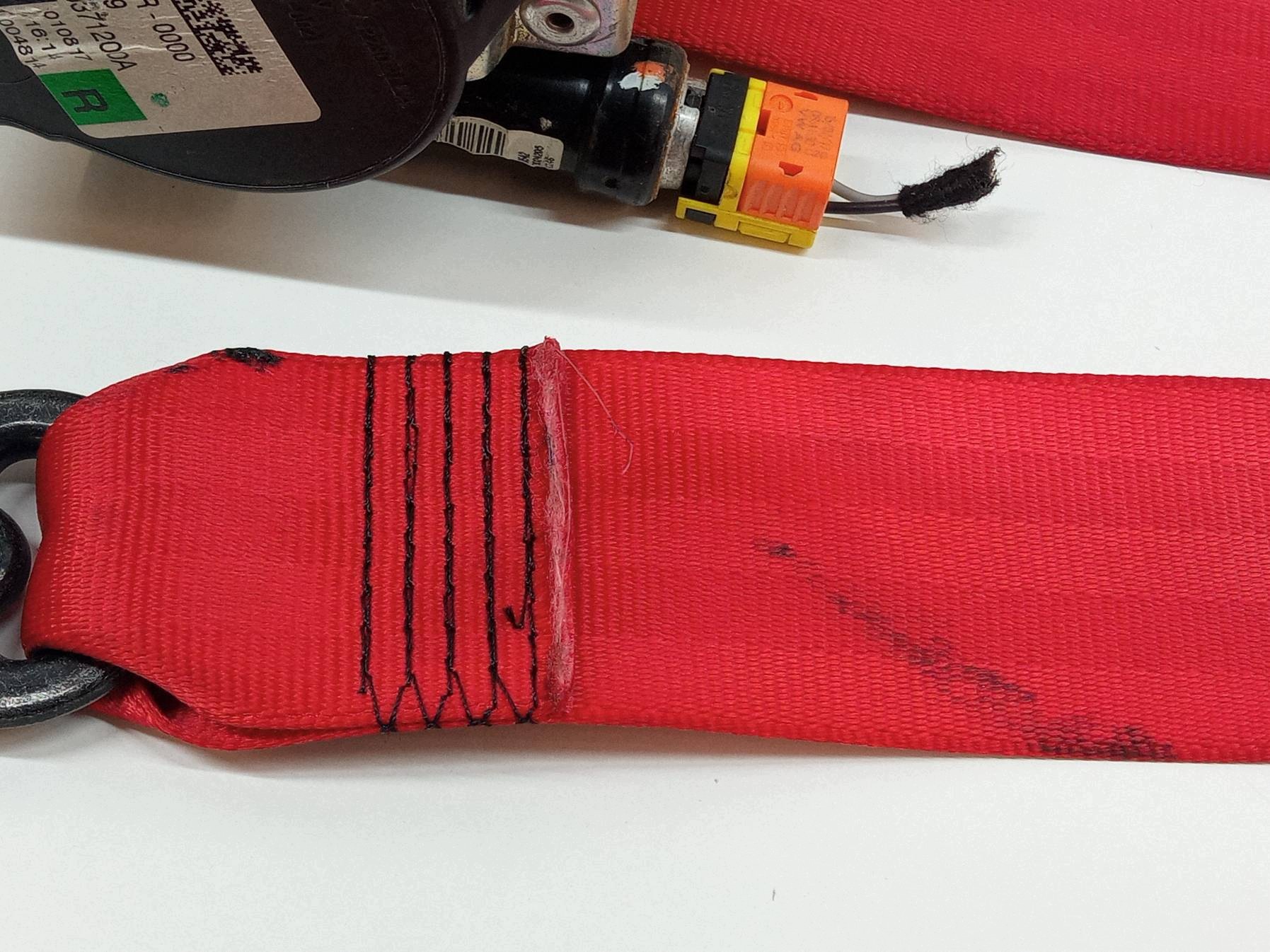 seat belt right front of the passenger 635371200A Porsche Panamera II 971