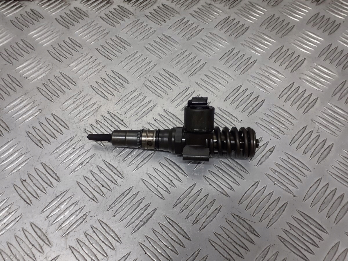 0414720404 - НАСОС-ФОРСУНКА SKODA OCTAVIA 2.0 TDI 036130073G