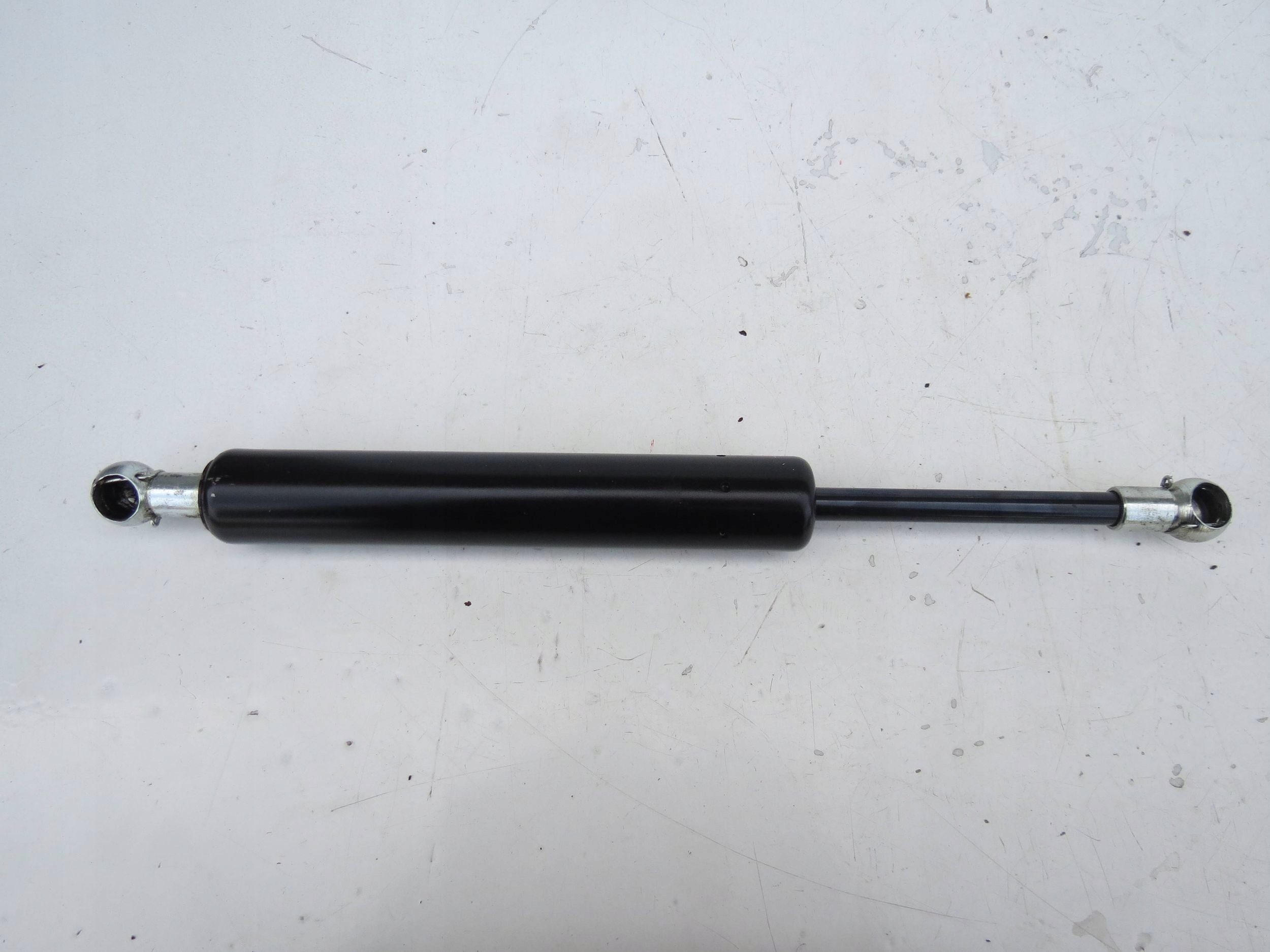 damper bonnet boot VOLVO XC70 II AWD 2.4D 185KM 2000-2007r 871027213