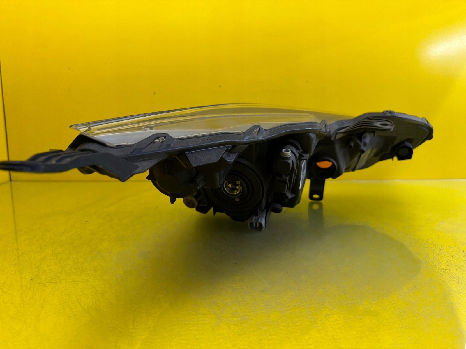 light left Toyota Aygo II Lift 18-22 EU Koito 0H-21