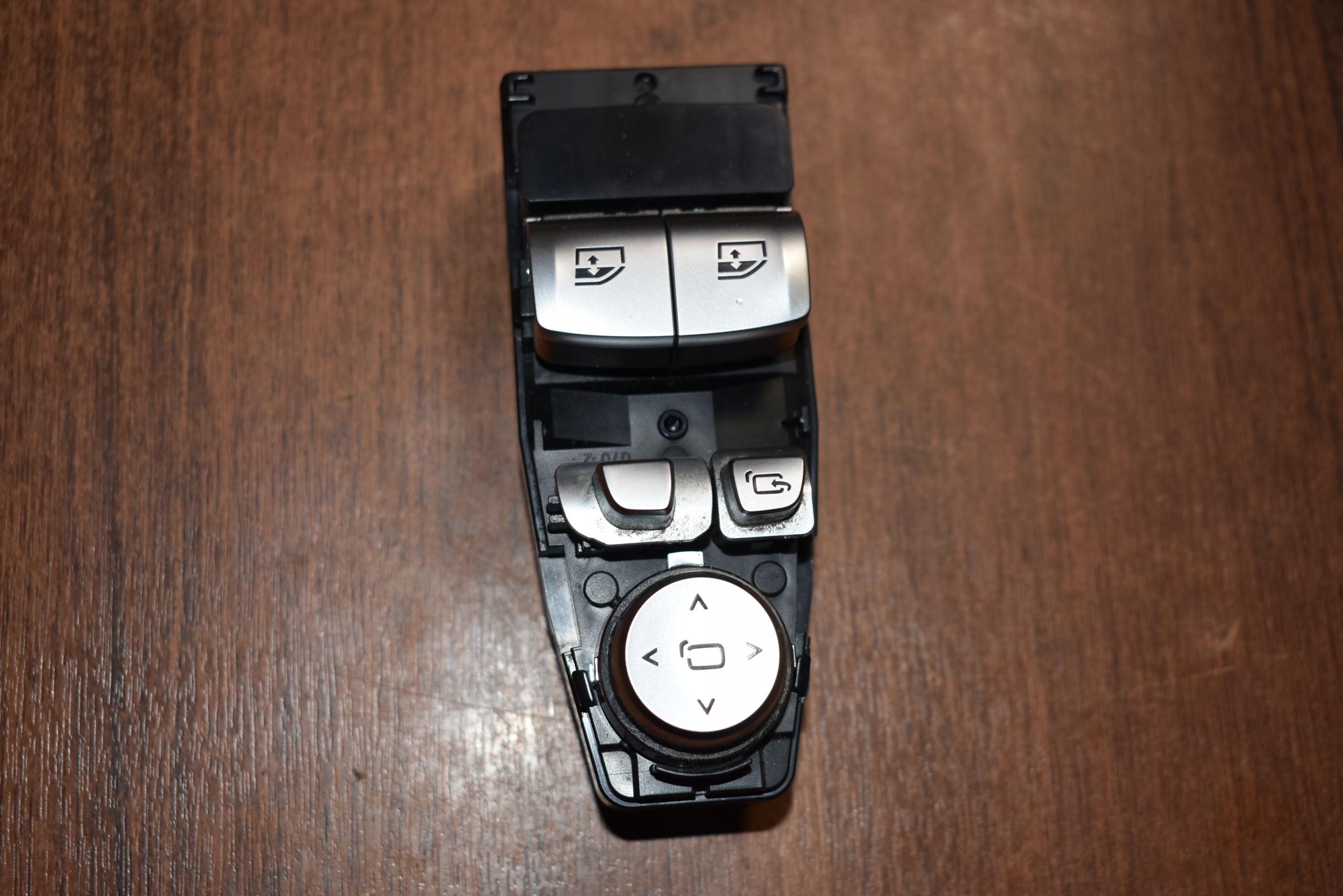 IDEALNY control panel of the window BMW G20 G22 G23 1