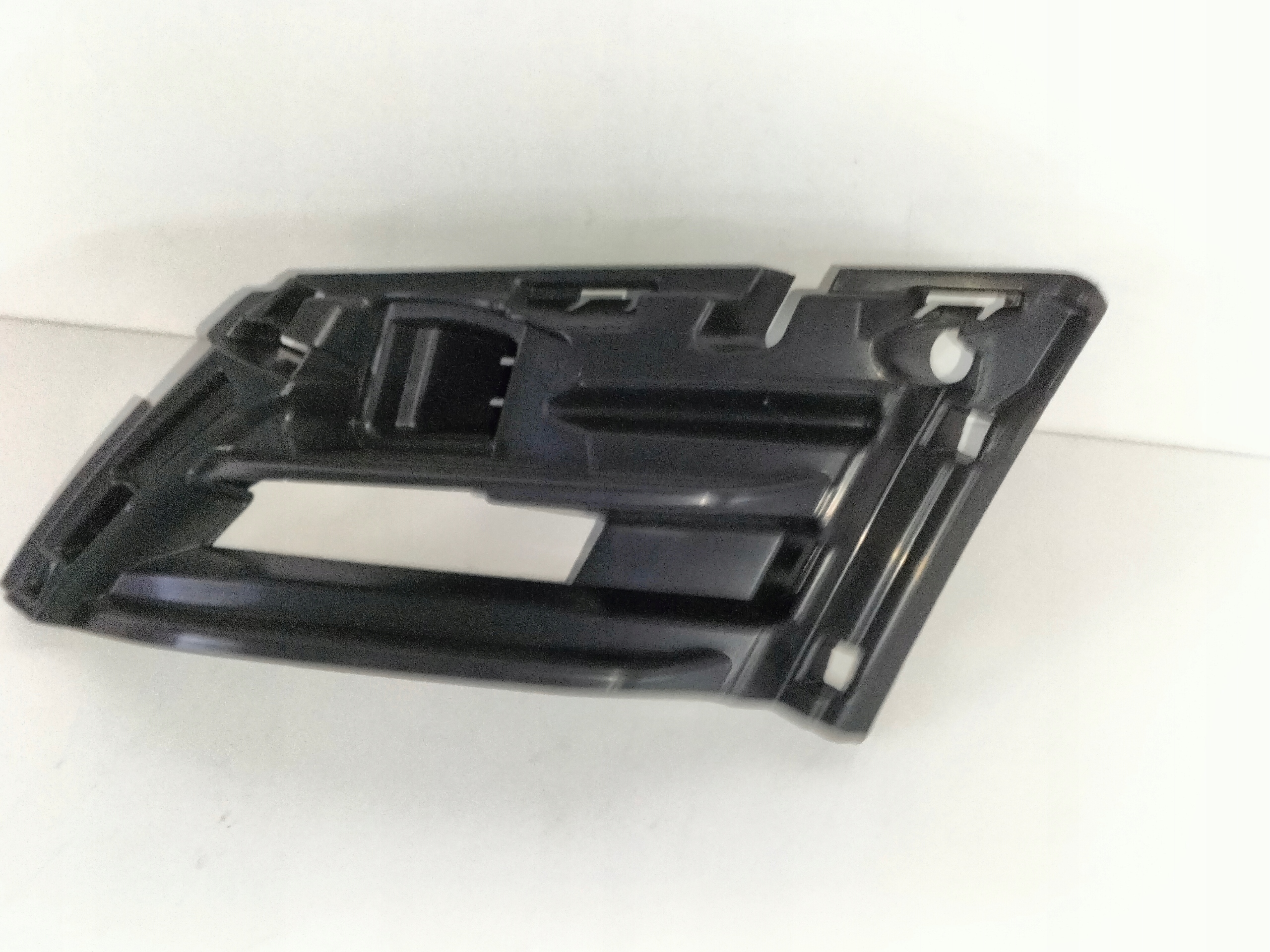 support holder grille front right SKODA OCTAVIA III LIFT 17