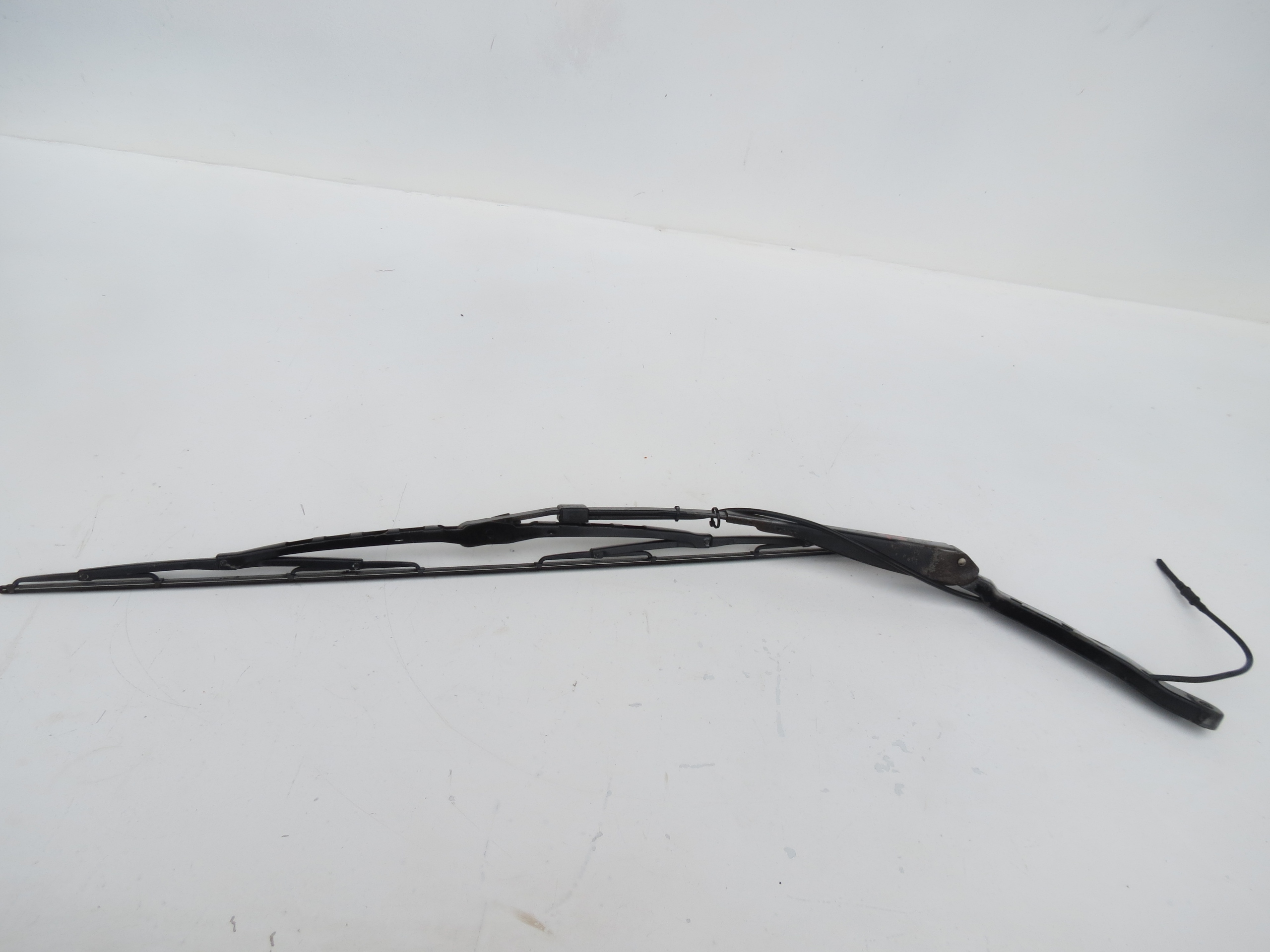 wiper arm left SCANIA 124 420R