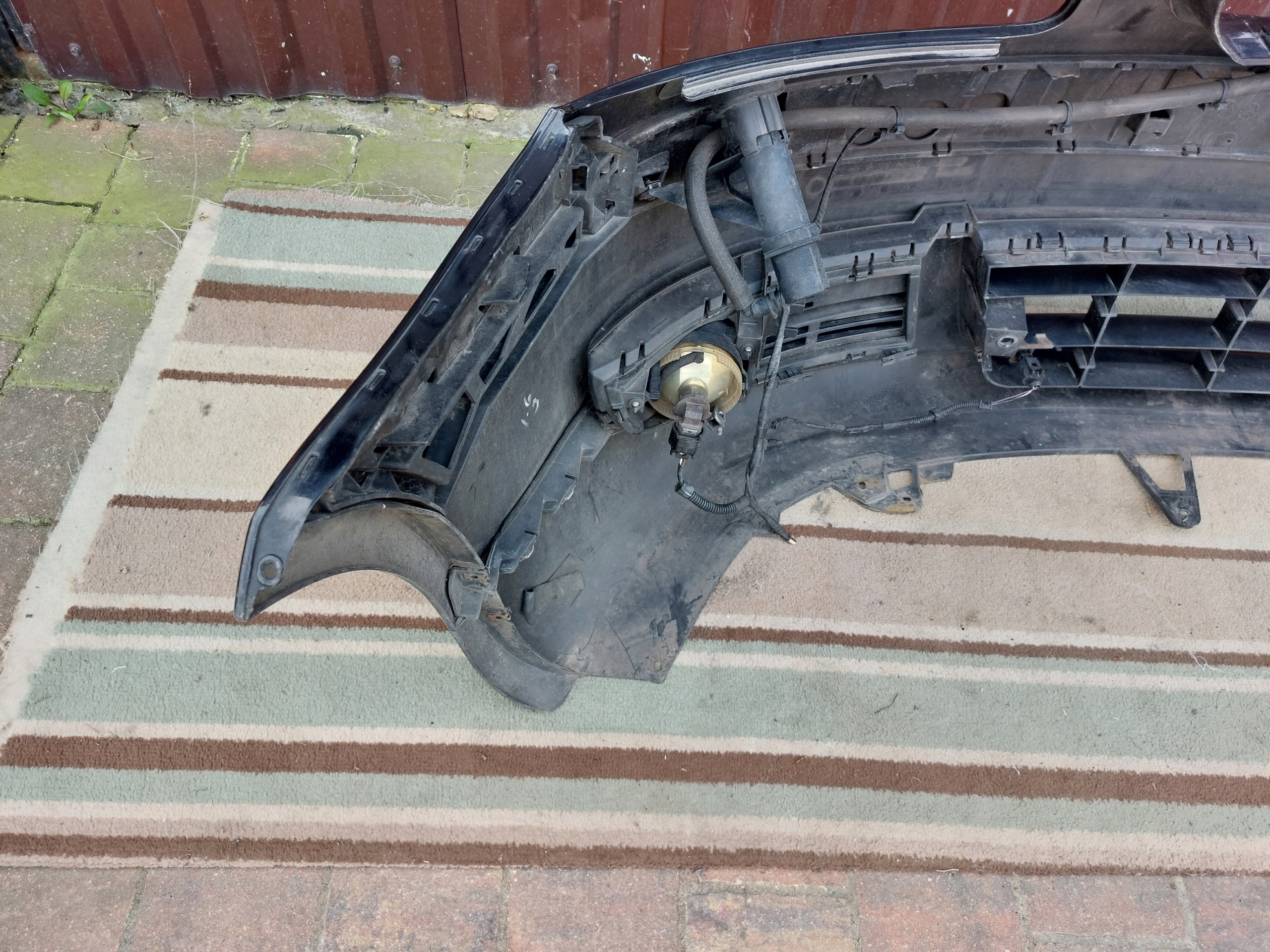 bumper front VW TOURAN and 03-06r black washers