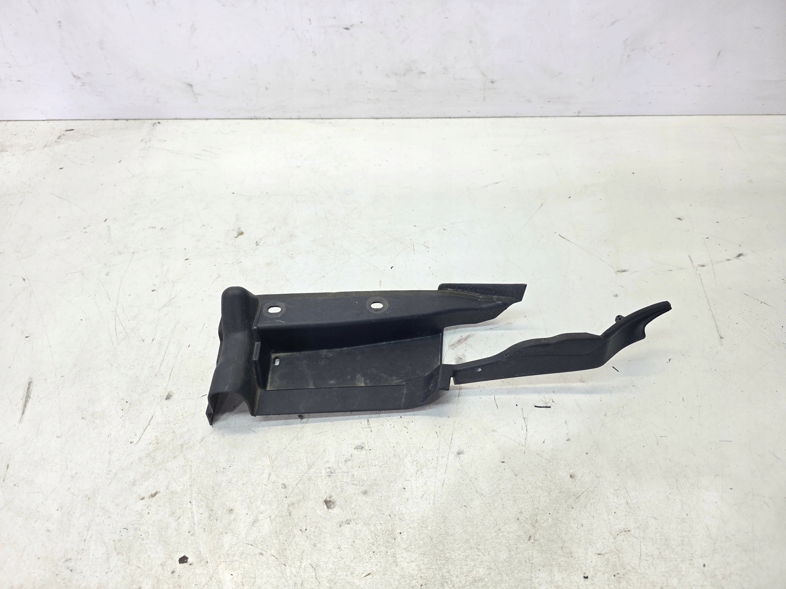 cap cover of a hinge bonnets right AUDI Q4 E-TRON 89A821170