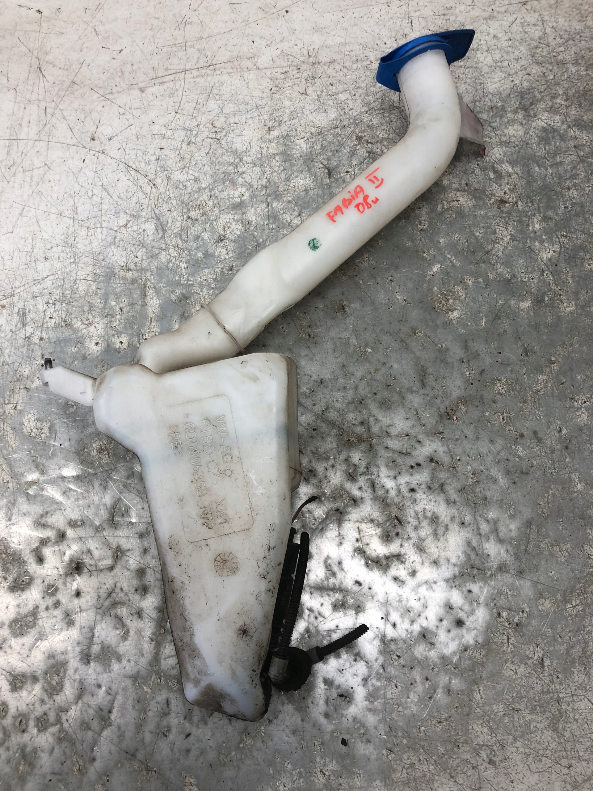 washer fluid tank SKODA FABIA II 6Q0955453