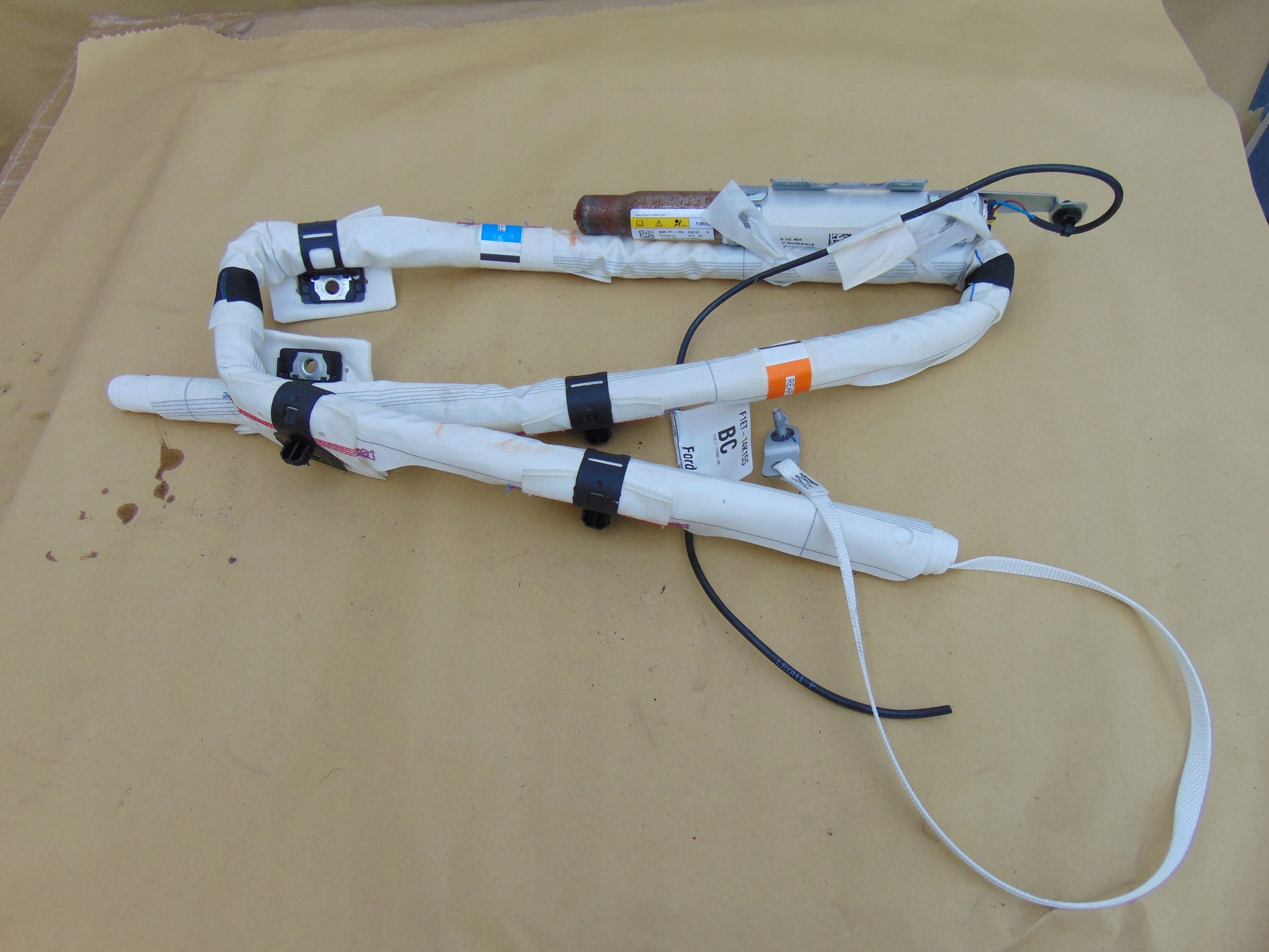 F1ET-4K155BC - ПРАВАЯ ВОЗДУШНАЯ ЗАВЕСА FORD FOCUS MK3 LIFT HB