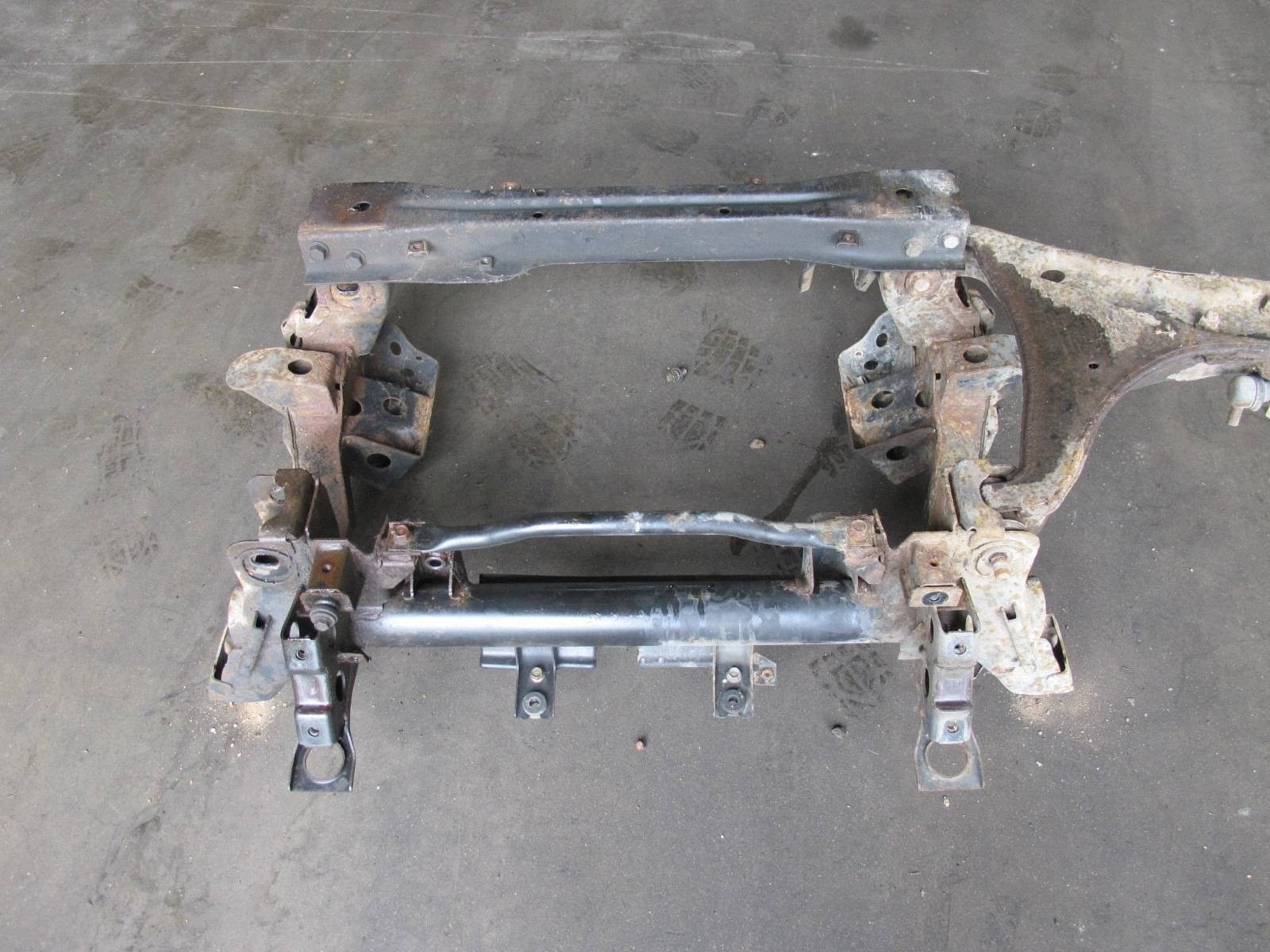 MITSUBISHI PAJERO 4 IV 3.2 DI-D 2007- výstuha pod motor nápravnica nápravnica naprava