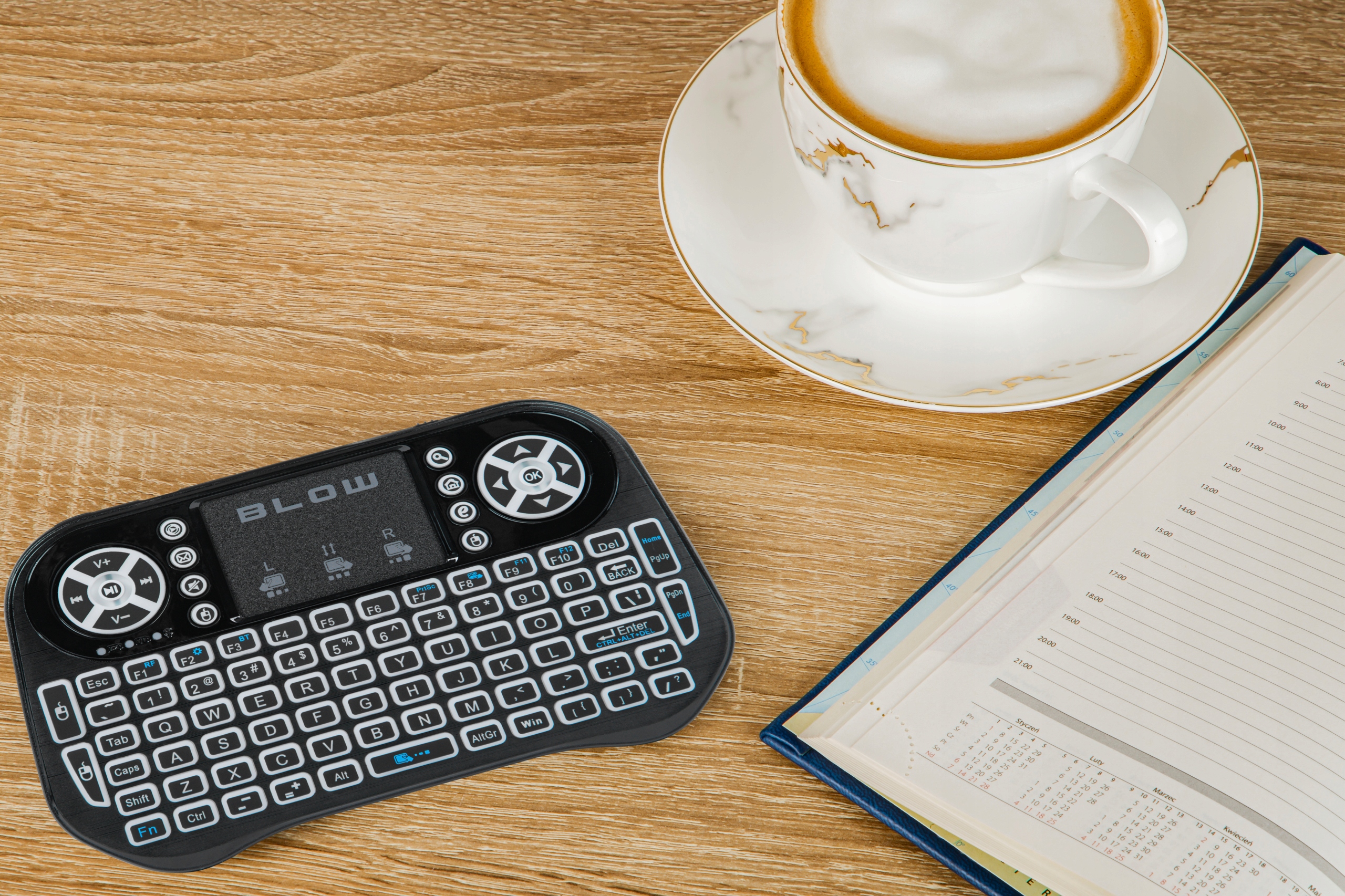 KLAWIATURA MINI SLIM BEZPRZEWODOWA SMART TV PC LED PODŚWIETLENIE TOUCHPAD Interfejs USB (Radio 2.4 GHz)