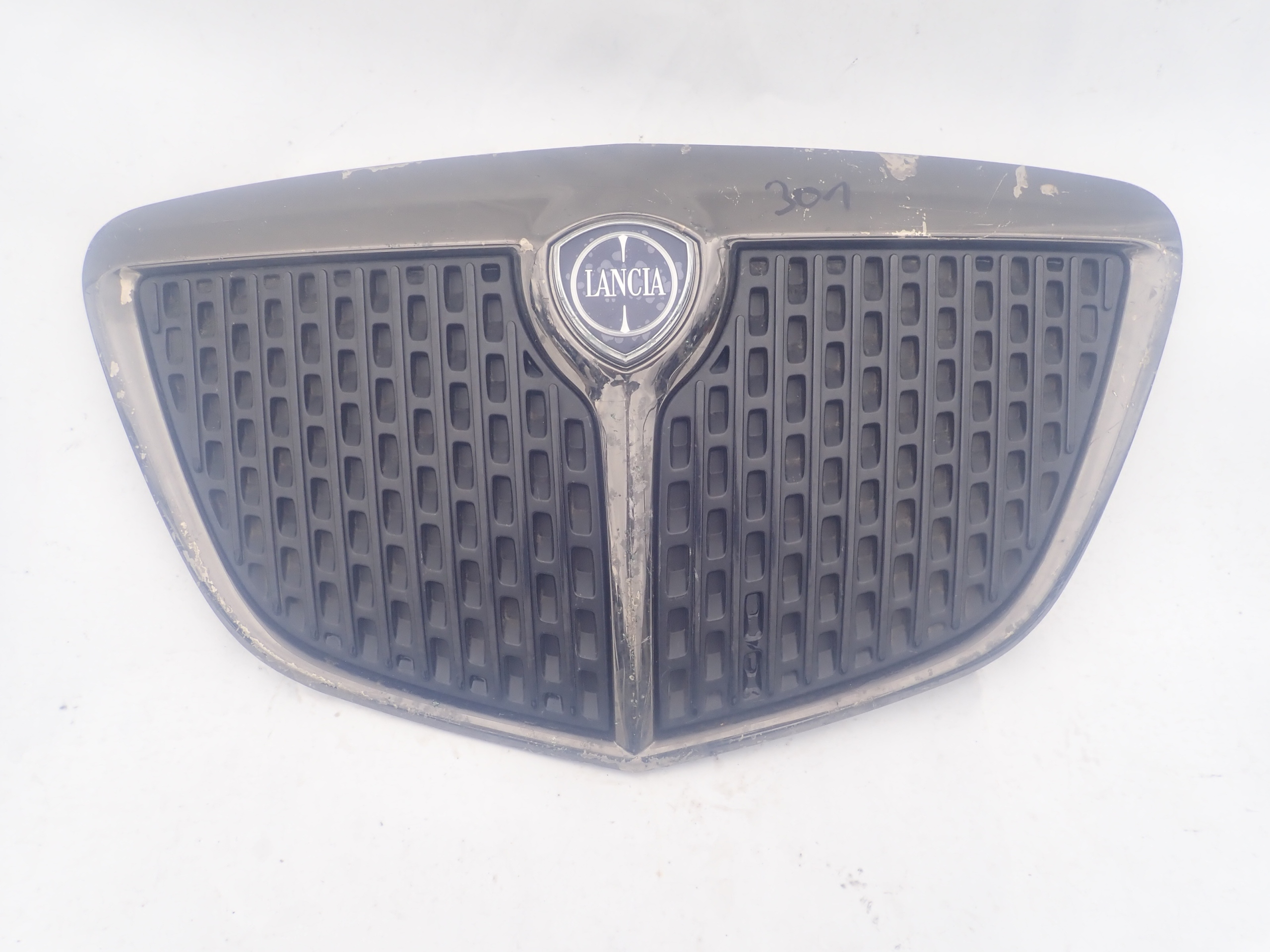 LANCIA YPSILON and 03-11 grill grille radiator