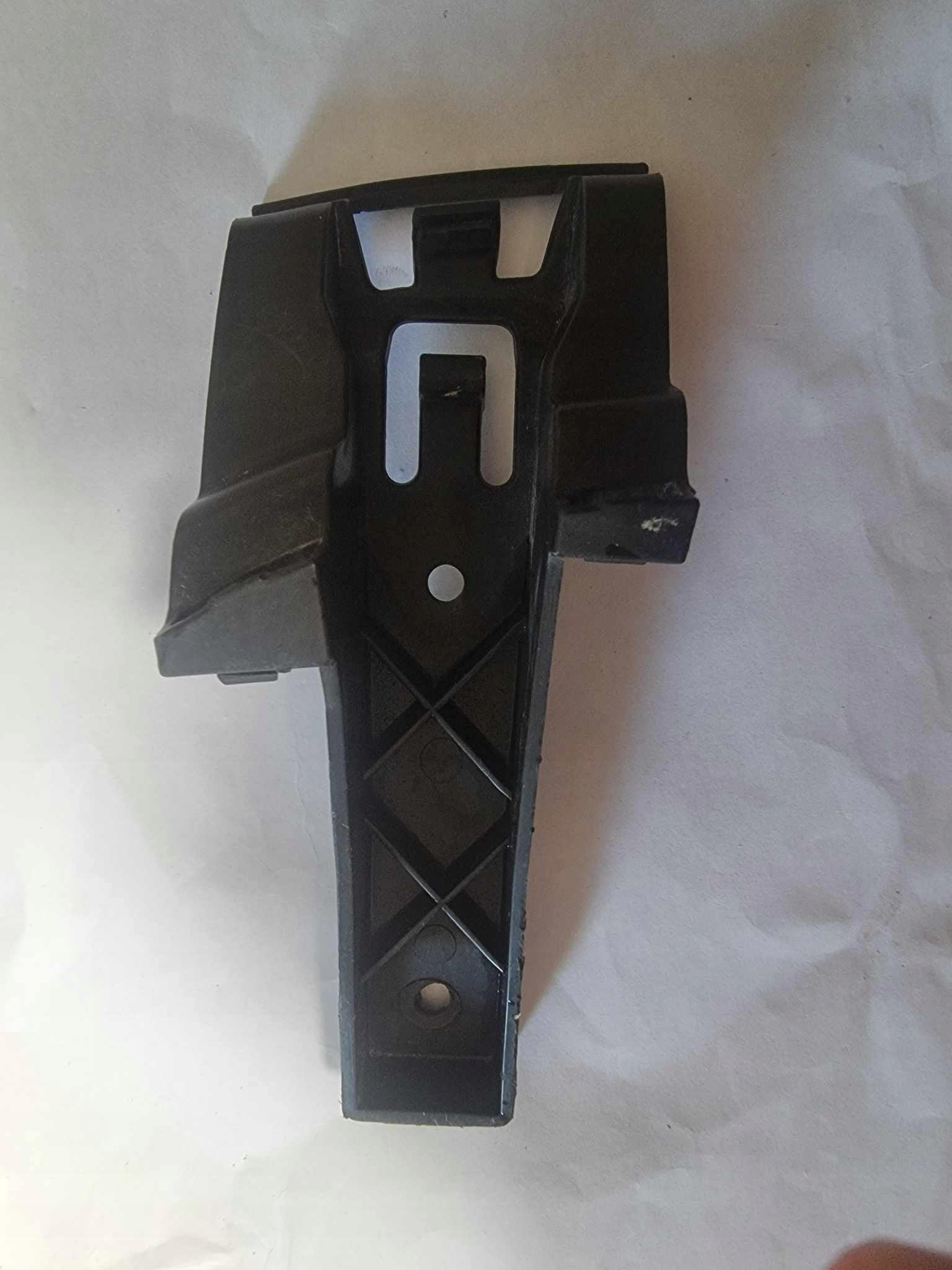 MERCEDES W204 -> bumper bracket left rear part