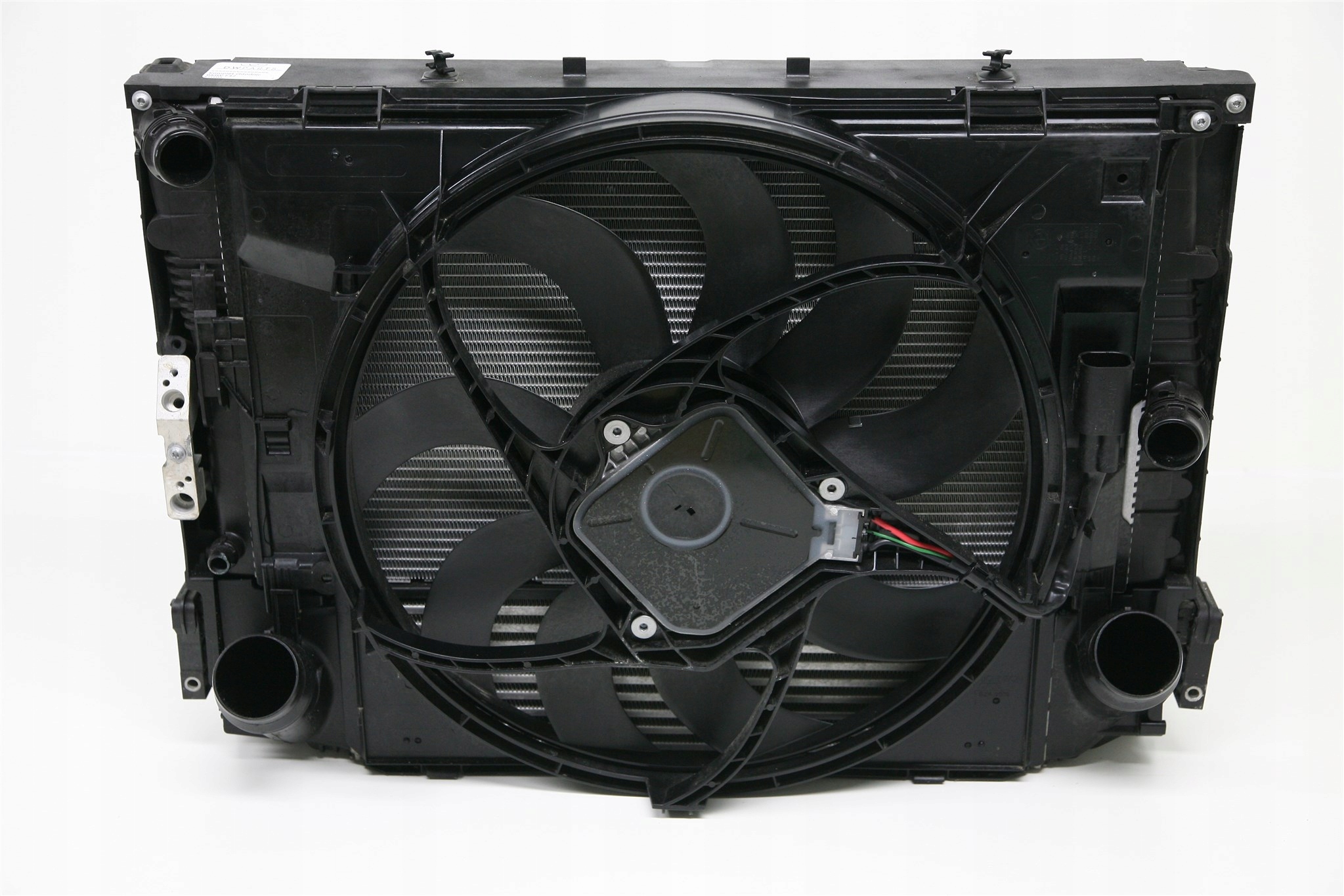 KOMPLET chladiče ventilátor chladič BMW F32