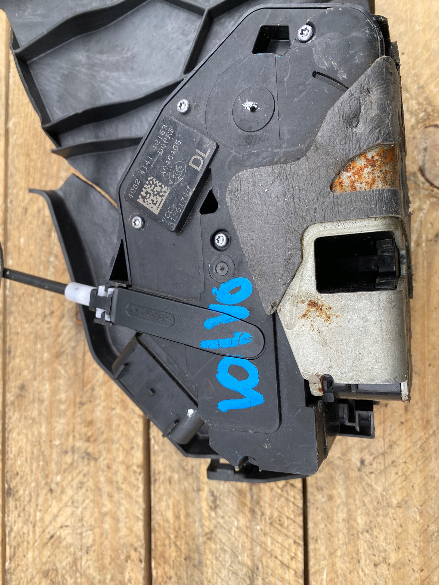 lock door right front EUROPA VOLVO S60 II 31301740