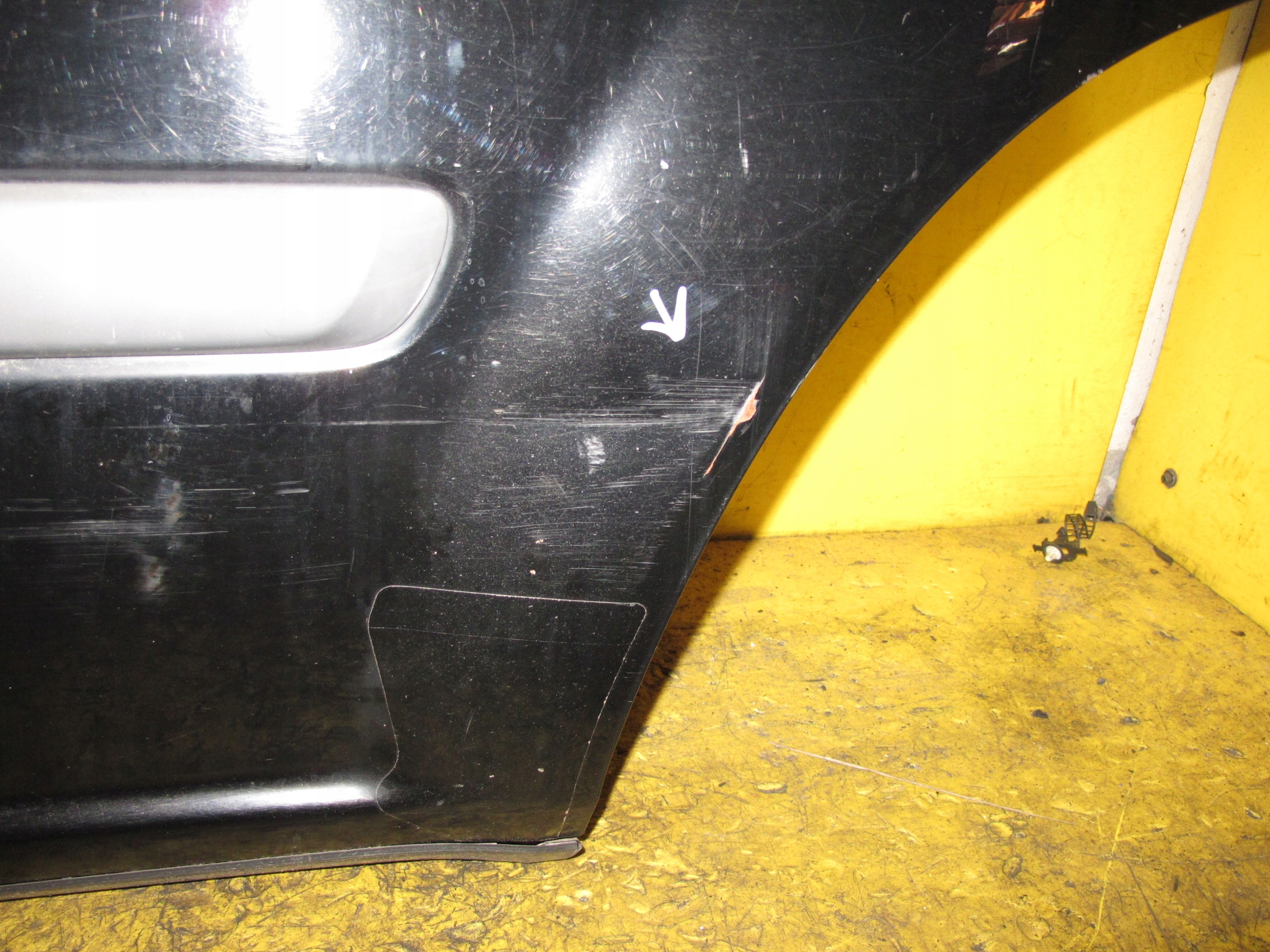 NISSAN X-TRAIL T30 Tür heck links schwarze KH3