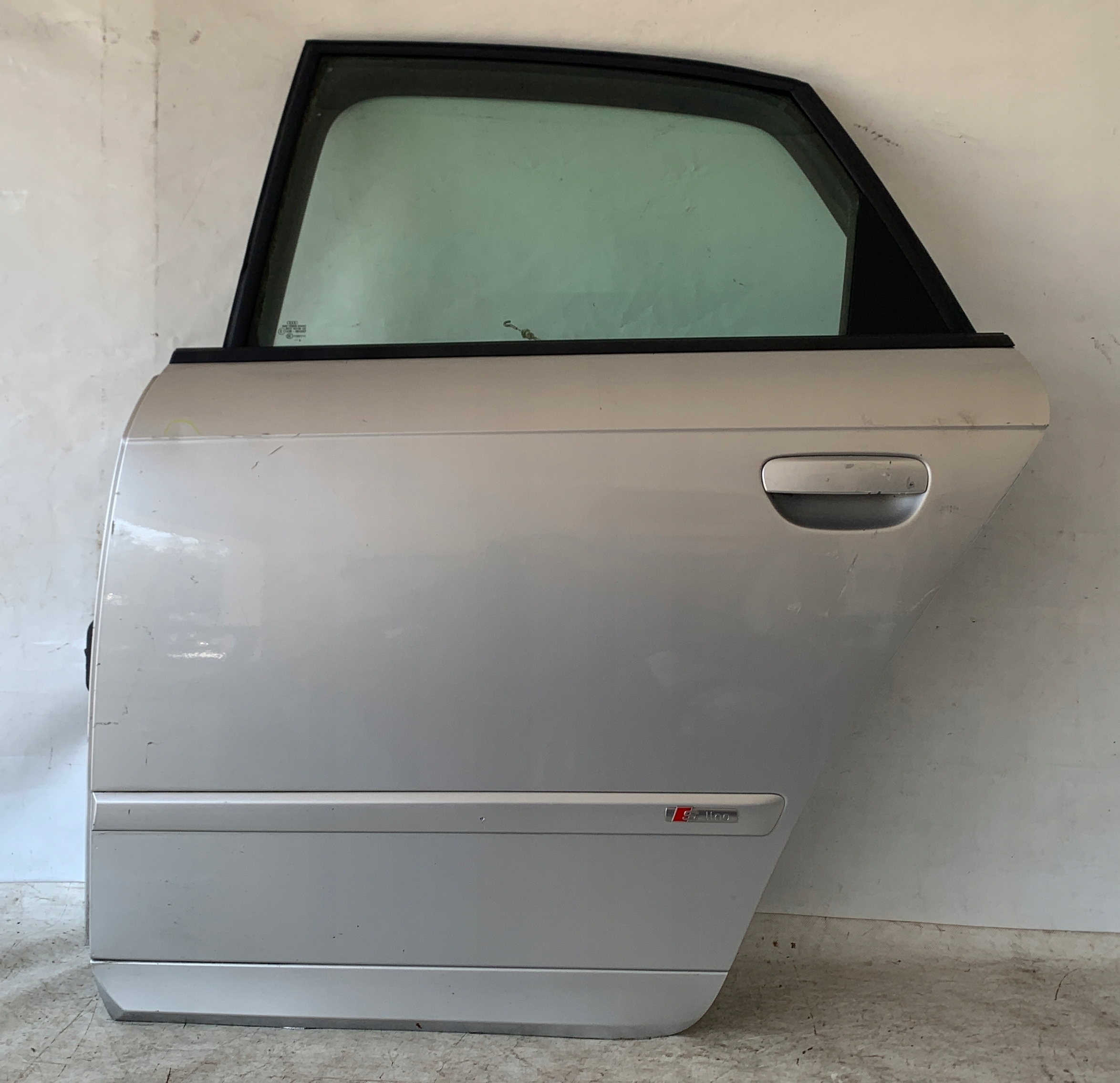# door left rear part rear. AUDI A4 B7 sedan