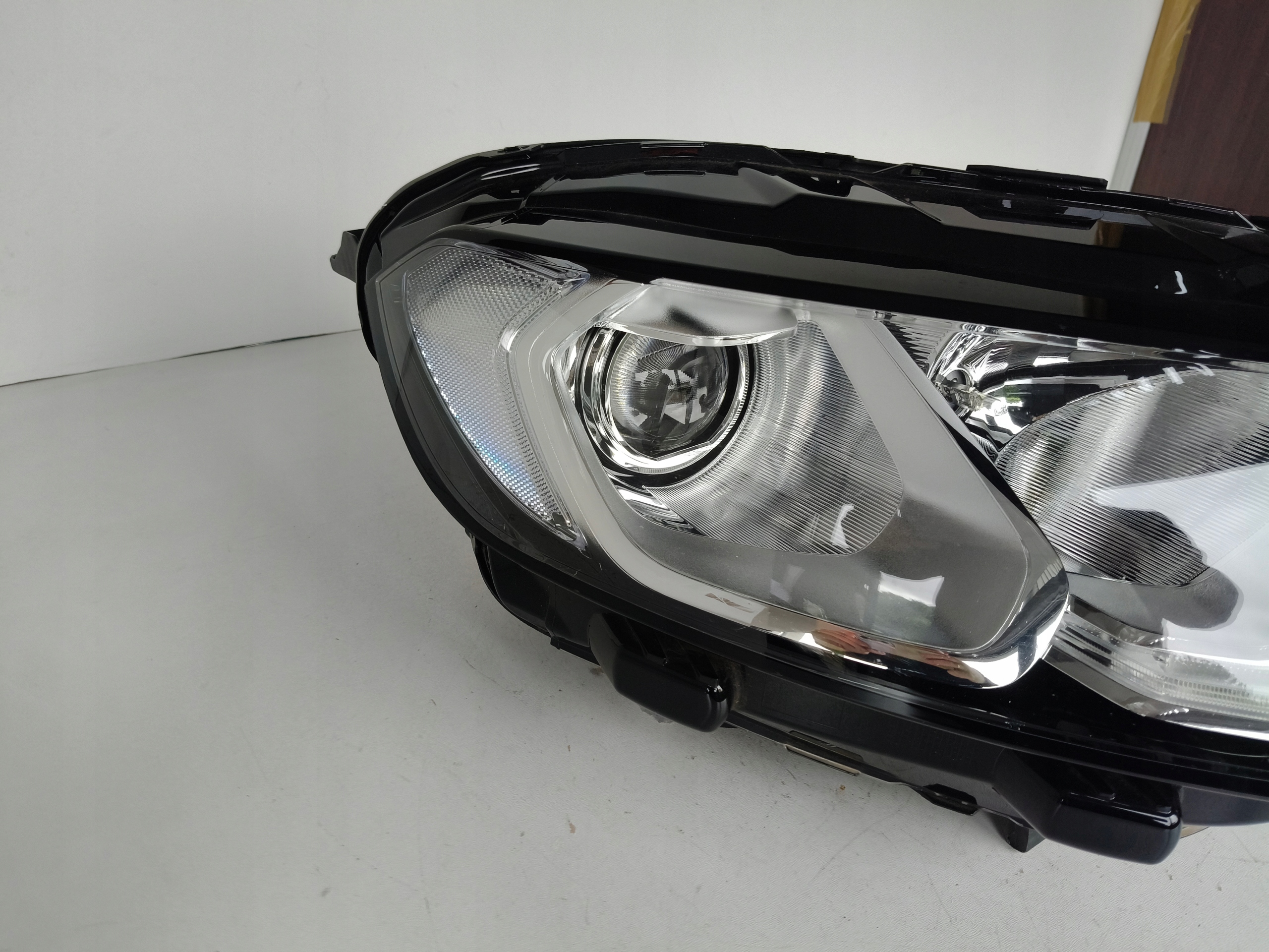 light right REFLEKTOR FORD ECOSPORT LIFT 17- LED